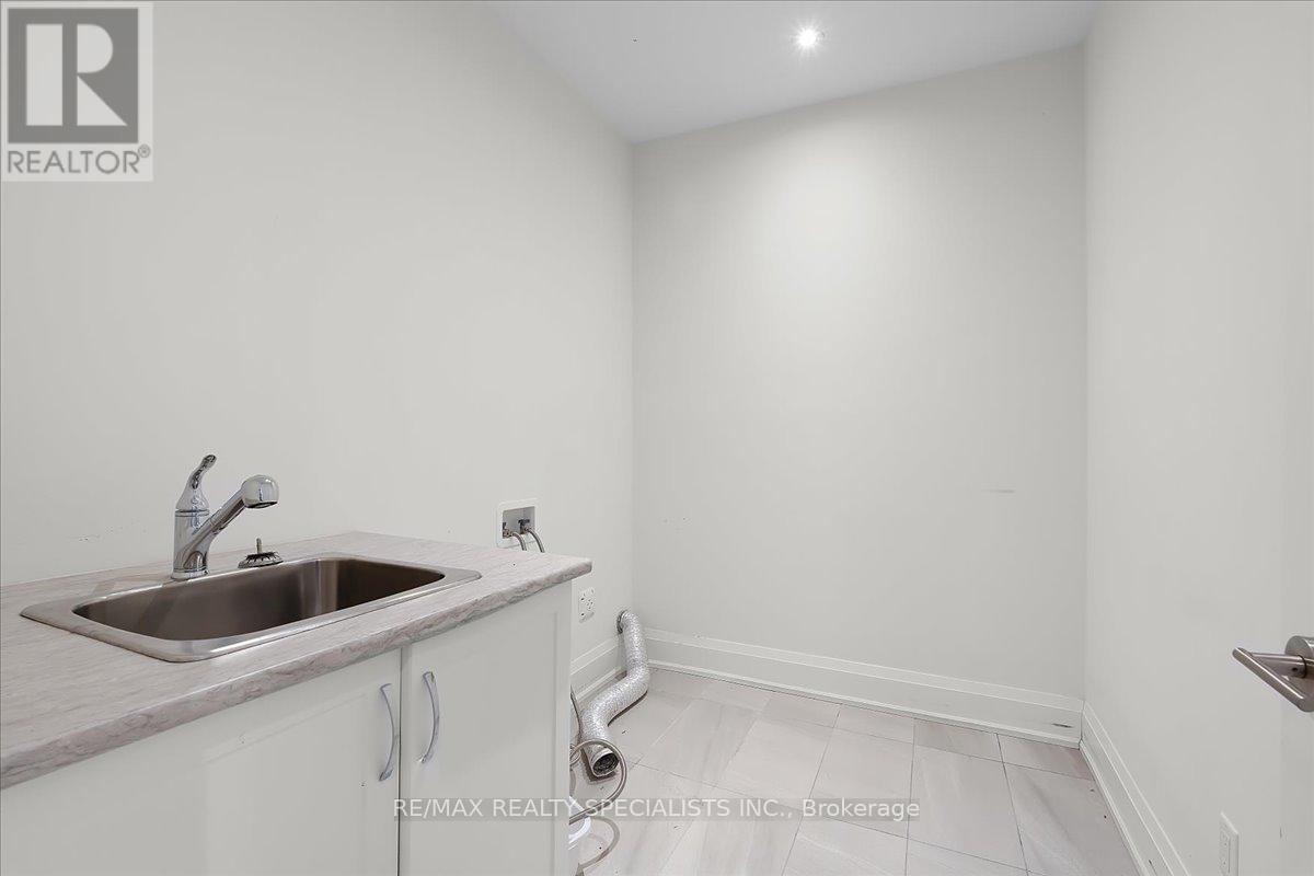 49 Mary Natasha Court, Vaughan, Ontario  L4H 4N6 - Photo 29 - N13528432