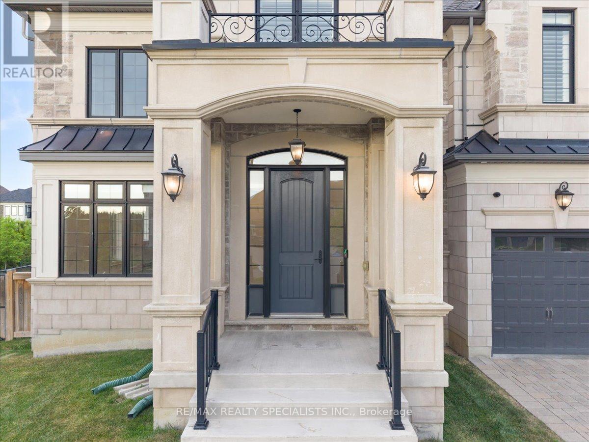 49 Mary Natasha Court, Vaughan, Ontario  L4H 4N6 - Photo 3 - N13528432