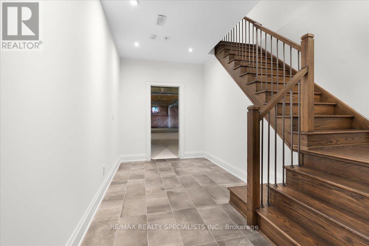 49 Mary Natasha Court, Vaughan, Ontario  L4H 4N6 - Photo 32 - N13528432