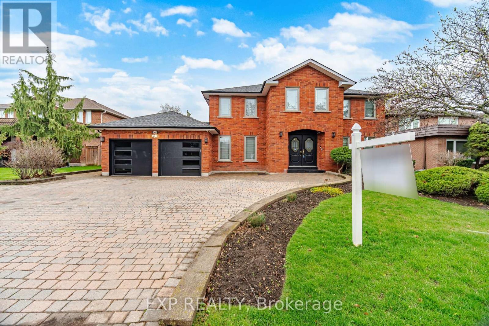 265 Wycliffe Avenue, Vaughan, Ontario  L4L 3N7 - Photo 2 - N13528560