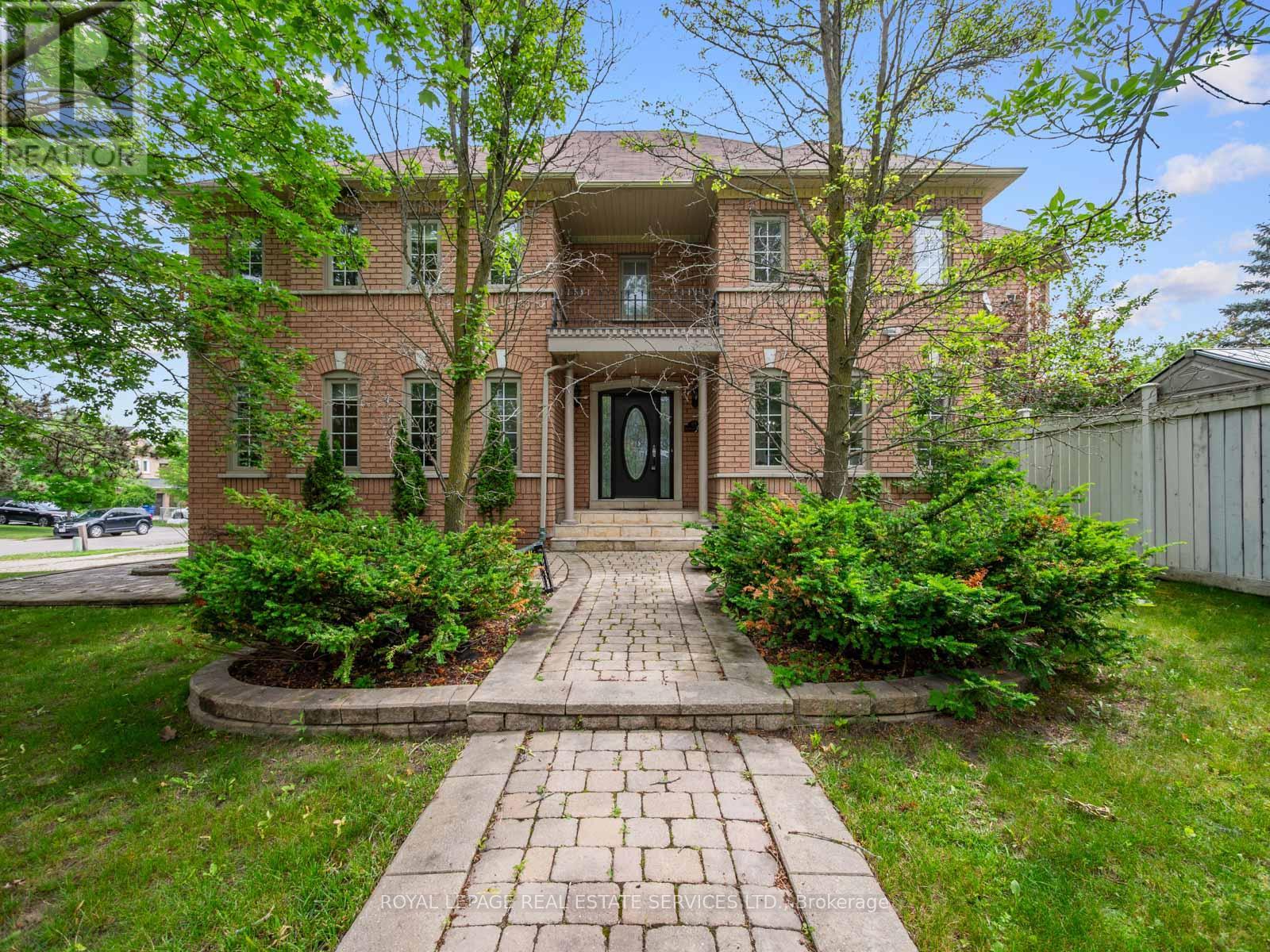 63 Deerglen Terrace, Aurora, Ontario  L4G 6Y2 - Photo 2 - N13528700