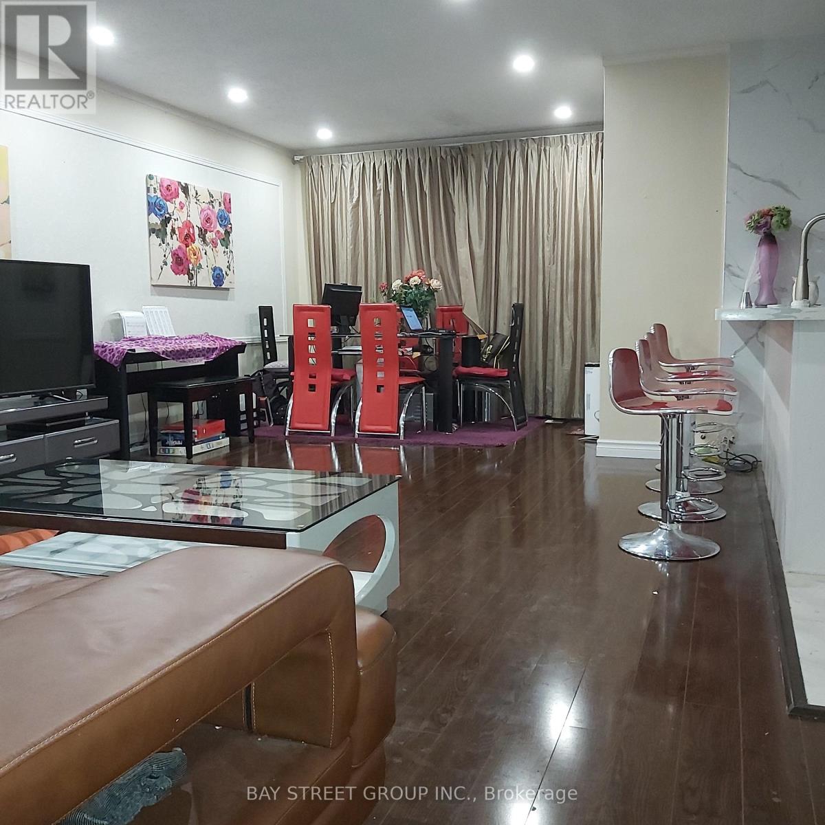 Main - 211 Beechy Drive, Richmond Hill, Ontario  L4C 2X6 - Photo 2 - N13528764