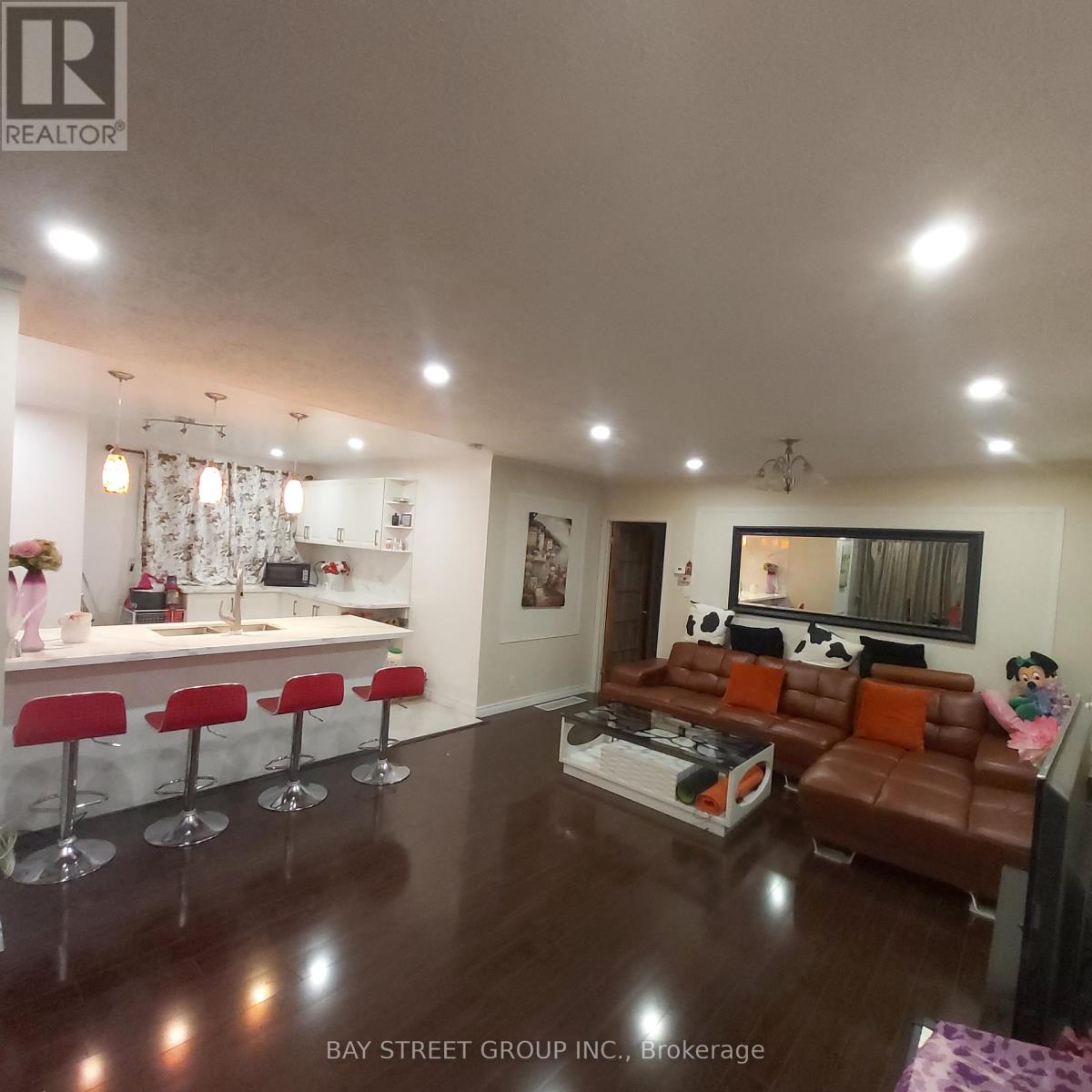 Main - 211 Beechy Drive, Richmond Hill, Ontario  L4C 2X6 - Photo 5 - N13528764