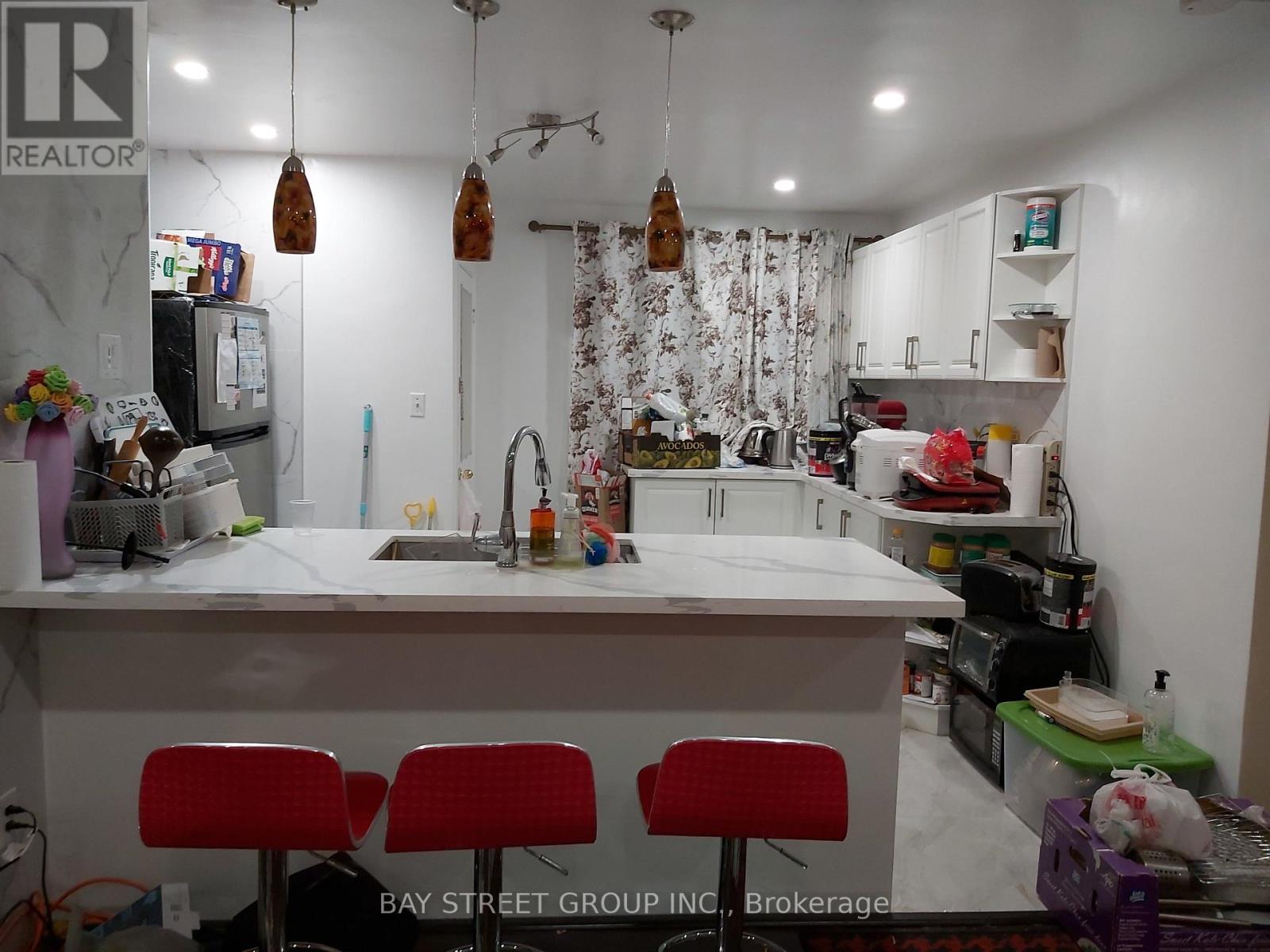 Main - 211 Beechy Drive, Richmond Hill, Ontario  L4C 2X6 - Photo 6 - N13528764