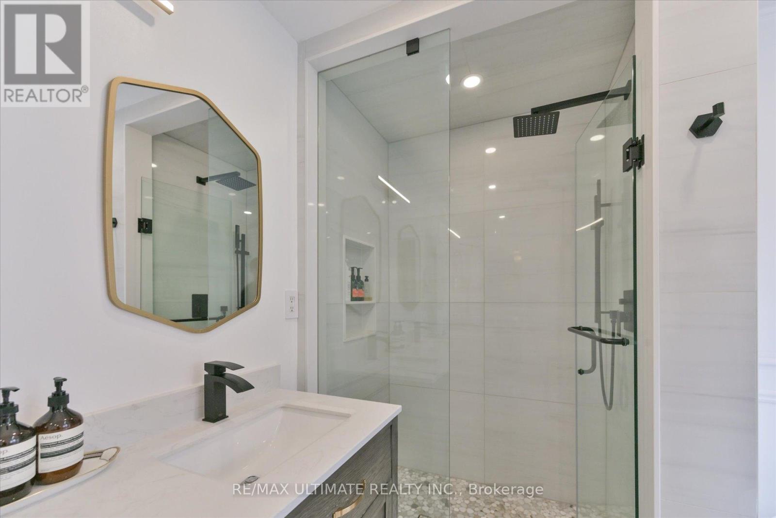 123 Village Green Drive, Vaughan, Ontario  L4L 0G9 - Photo 30 - N13528768