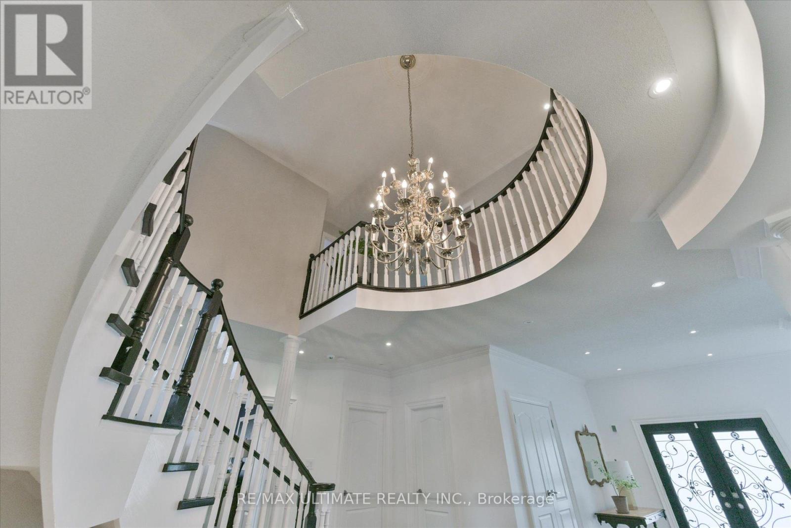123 Village Green Drive, Vaughan, Ontario  L4L 0G9 - Photo 4 - N13528768