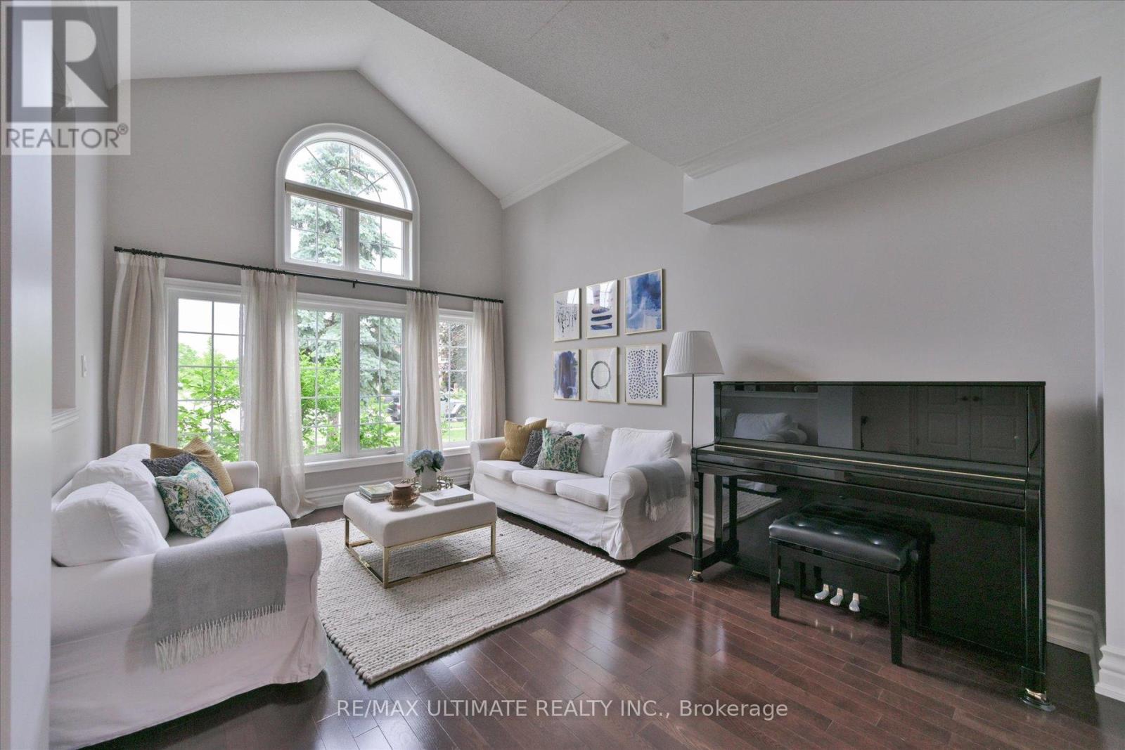 123 Village Green Drive, Vaughan, Ontario  L4L 0G9 - Photo 5 - N13528768