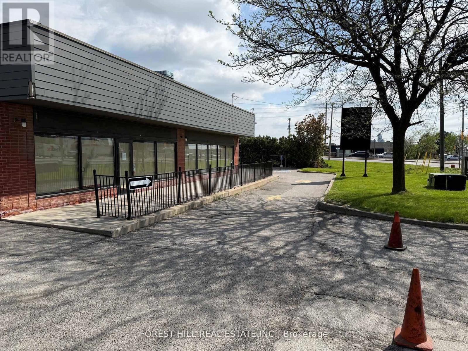 374 Evans Avenue, Toronto, Ontario  M8Z 1K6 - Photo 2 - W13528474