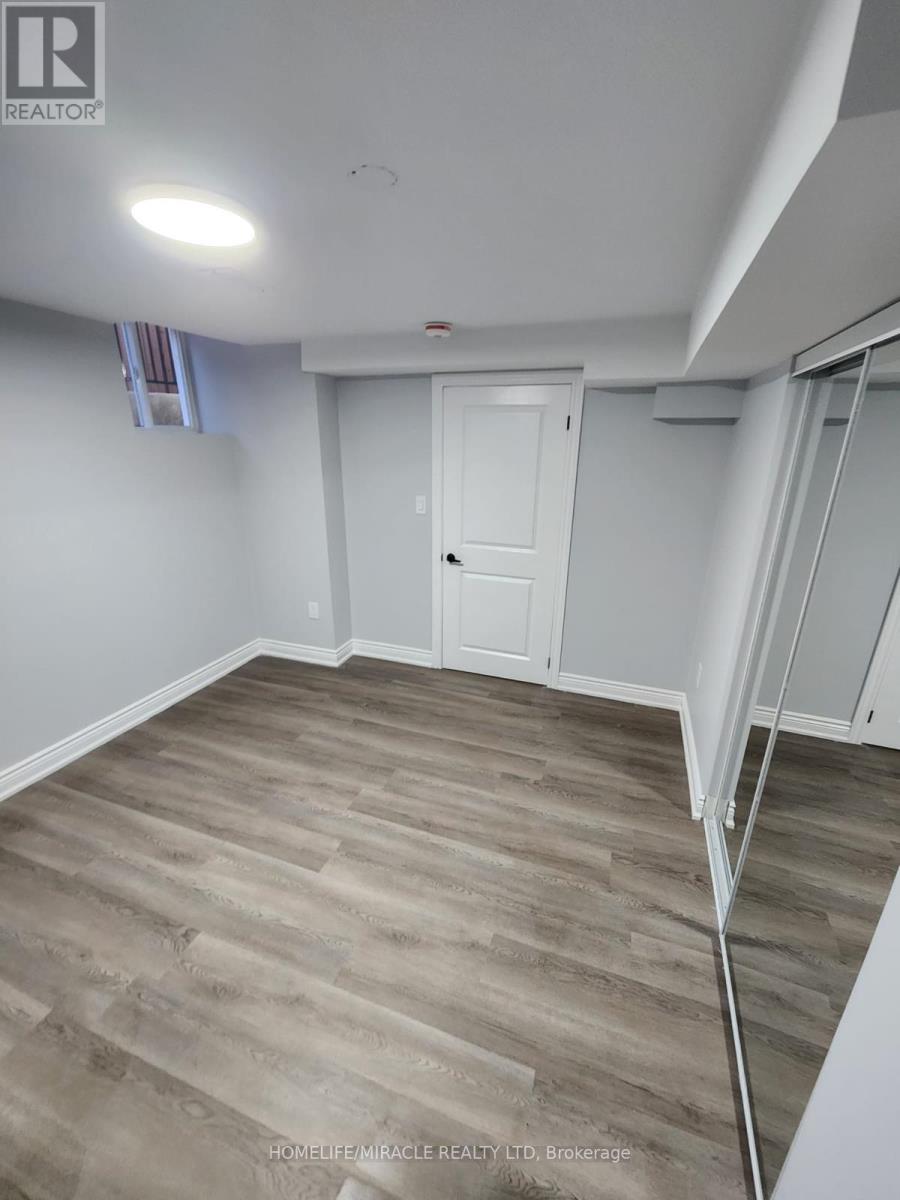 137 Sunforest Drive, Brampton, Ontario L6Z 4B2 - Photo 4 - W13528498