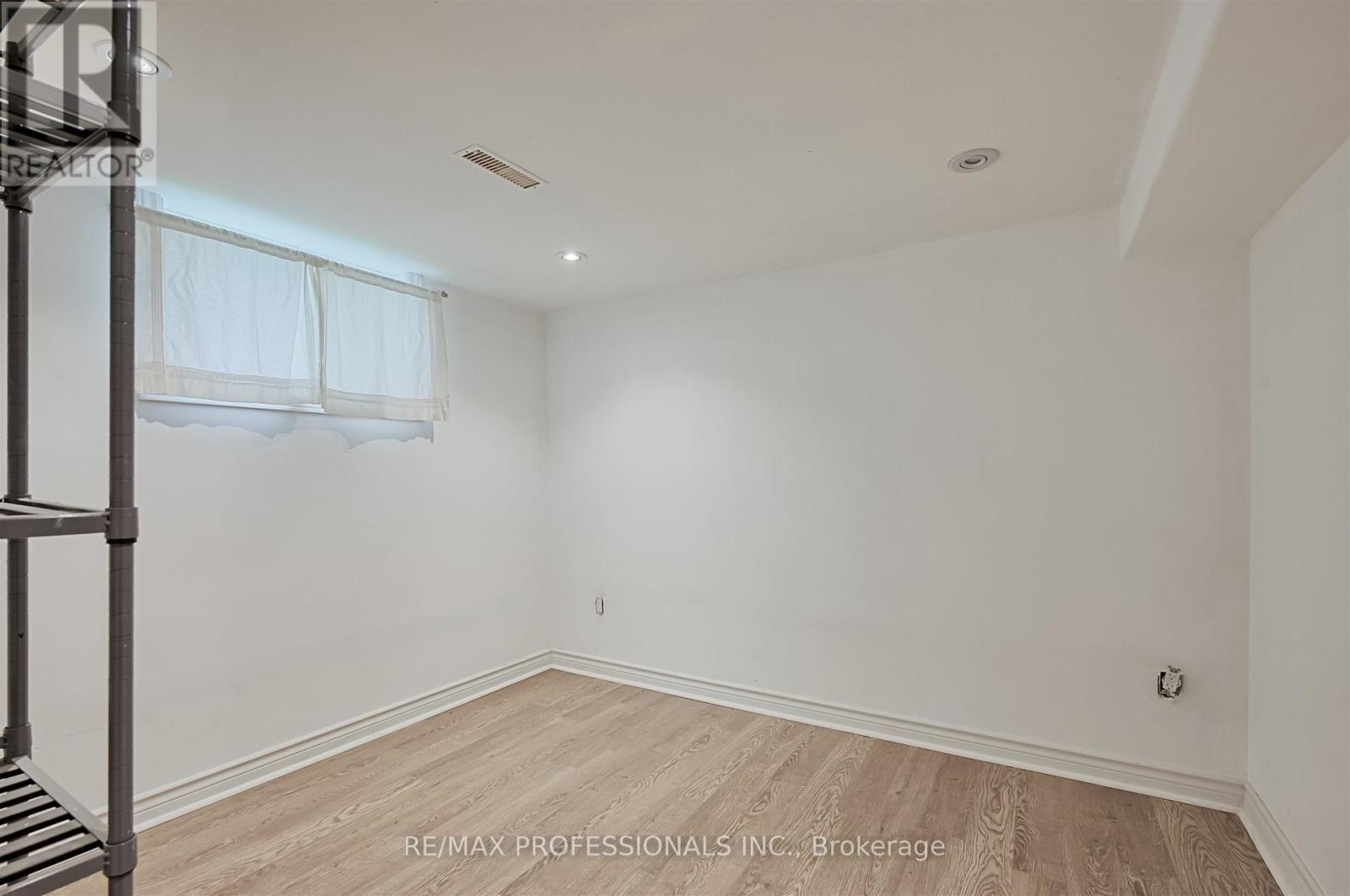 Bsmt - 1026 Haig Boulevard, Mississauga, Ontario L5E 2M5 - Photo 11 - W13528528