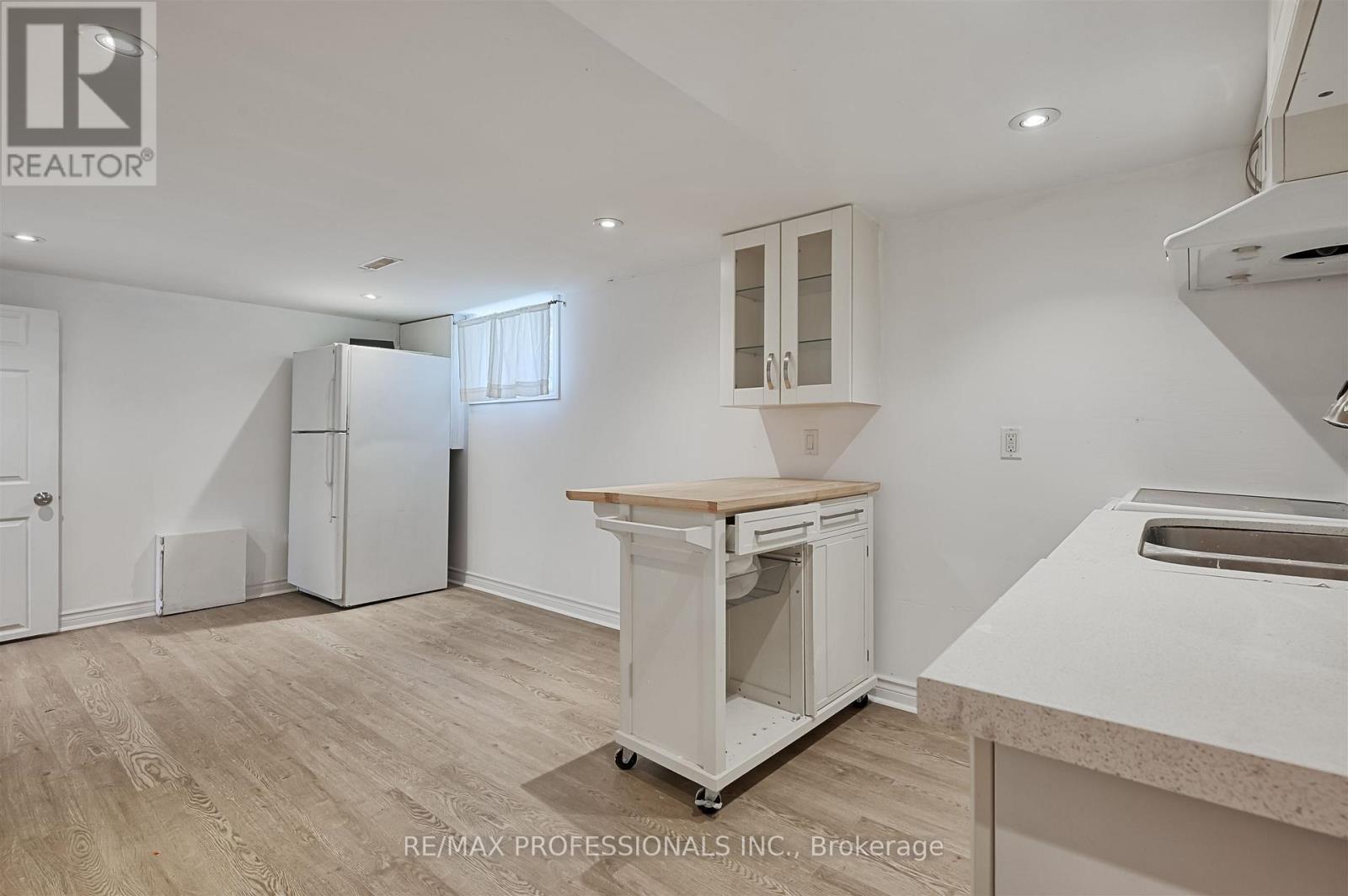 Bsmt - 1026 Haig Boulevard, Mississauga, Ontario L5E 2M5 - Photo 6 - W13528528