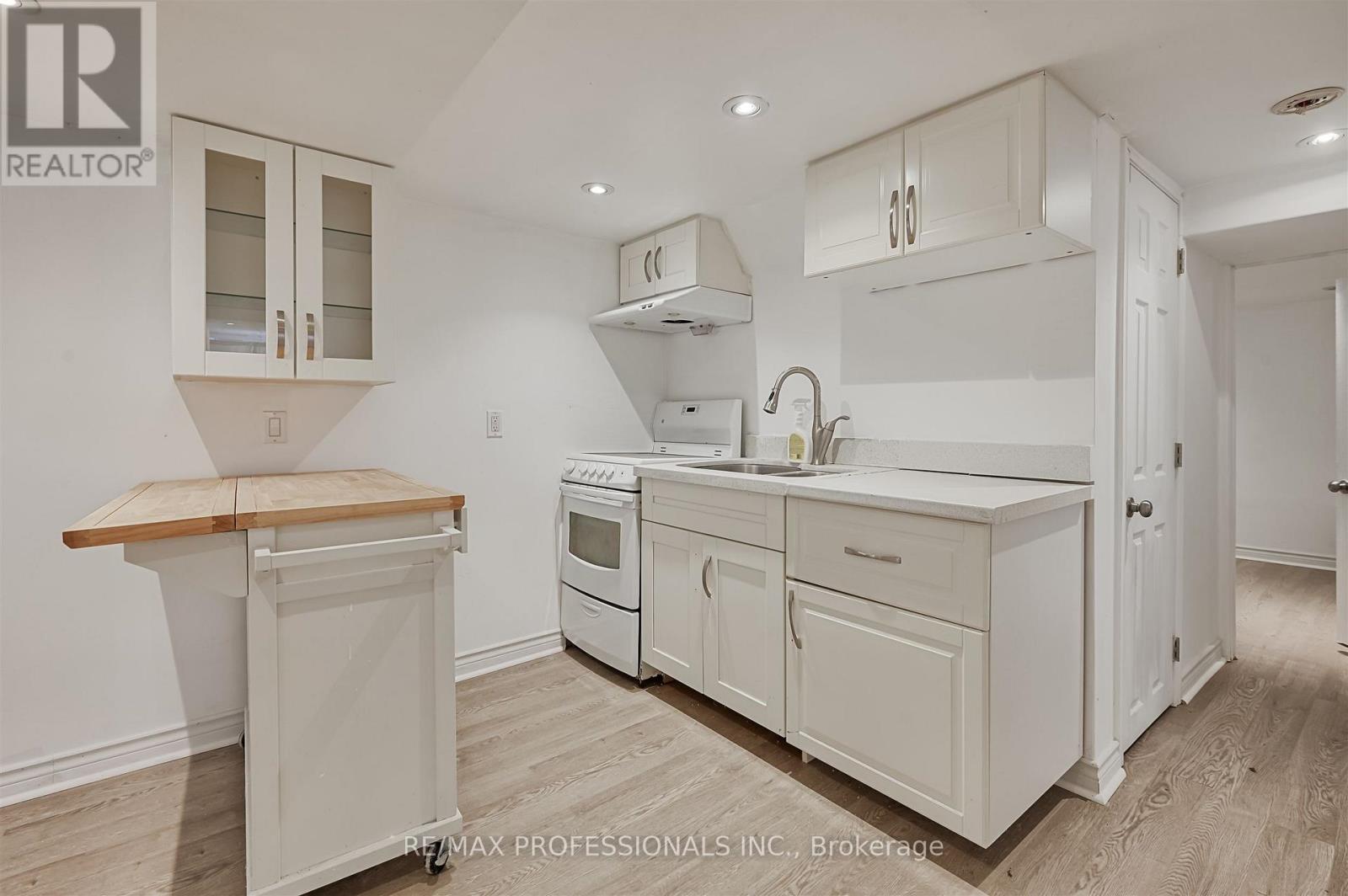 Bsmt - 1026 Haig Boulevard, Mississauga, Ontario L5E 2M5 - Photo 7 - W13528528