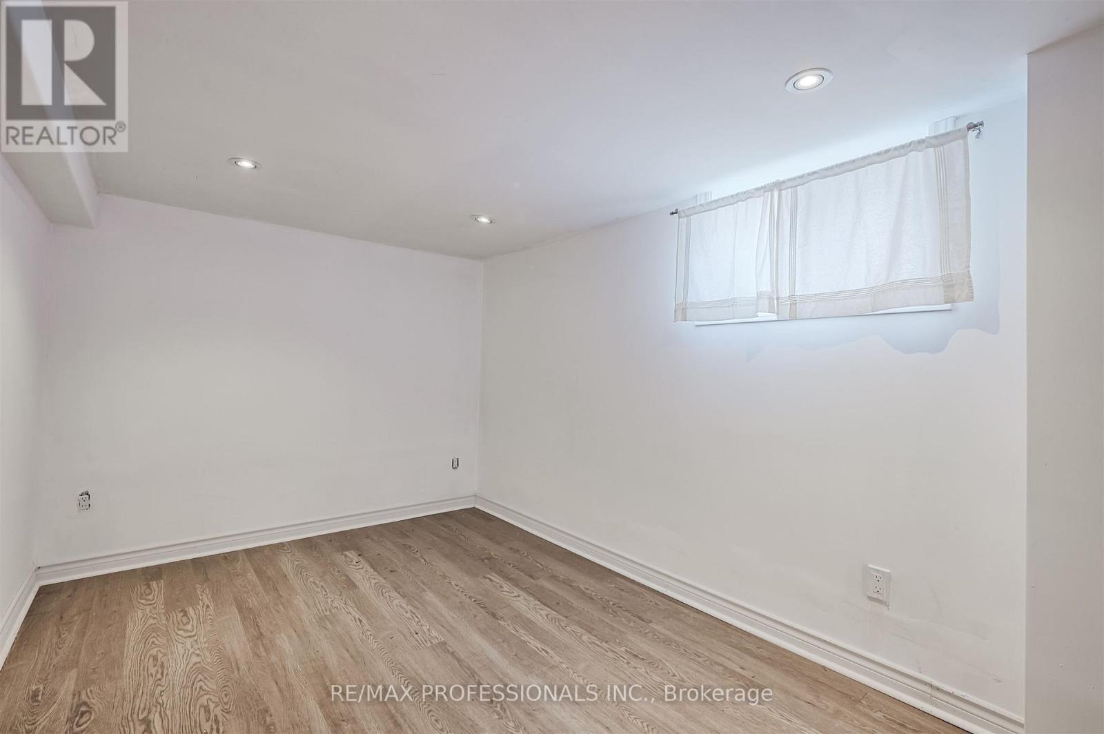 Bsmt - 1026 Haig Boulevard, Mississauga, Ontario L5E 2M5 - Photo 8 - W13528528