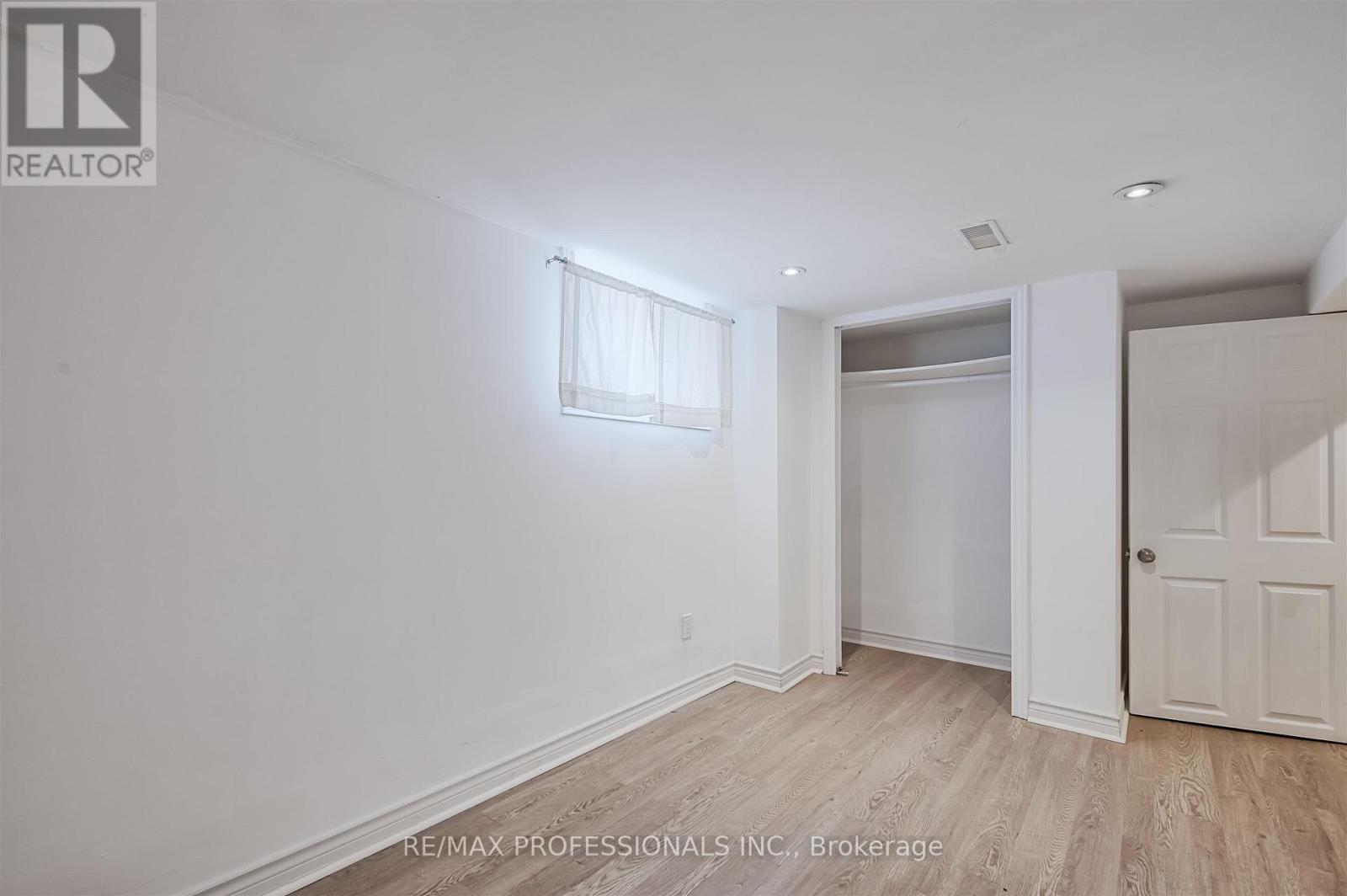 Bsmt - 1026 Haig Boulevard, Mississauga, Ontario L5E 2M5 - Photo 9 - W13528528