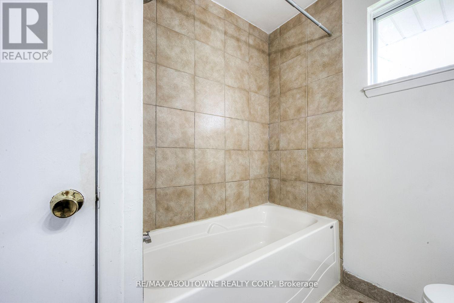 530 Lees Lane, Oakville, Ontario L6L 4T4 - Photo 18 - W13528534