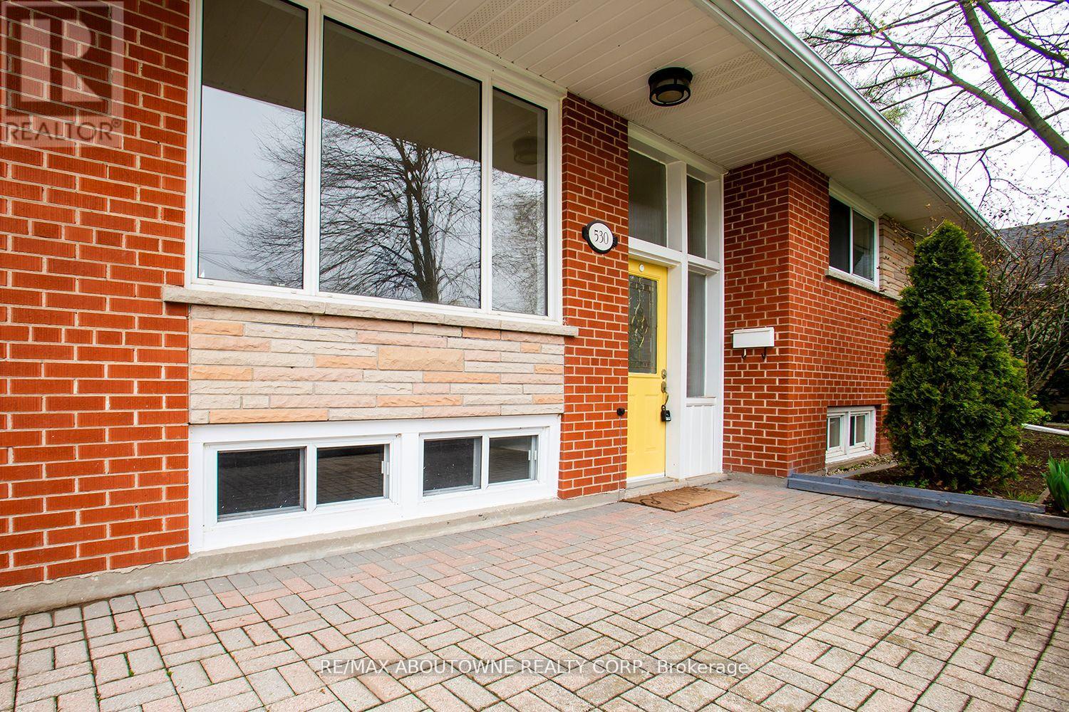 530 Lees Lane, Oakville, Ontario L6L 4T4 - Photo 2 - W13528534