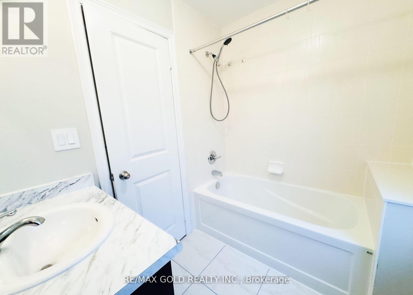 60 Remembrance Road, Brampton (Northwest Brampton), Ontario  L7A 0A7 - Photo 17 - W13528536