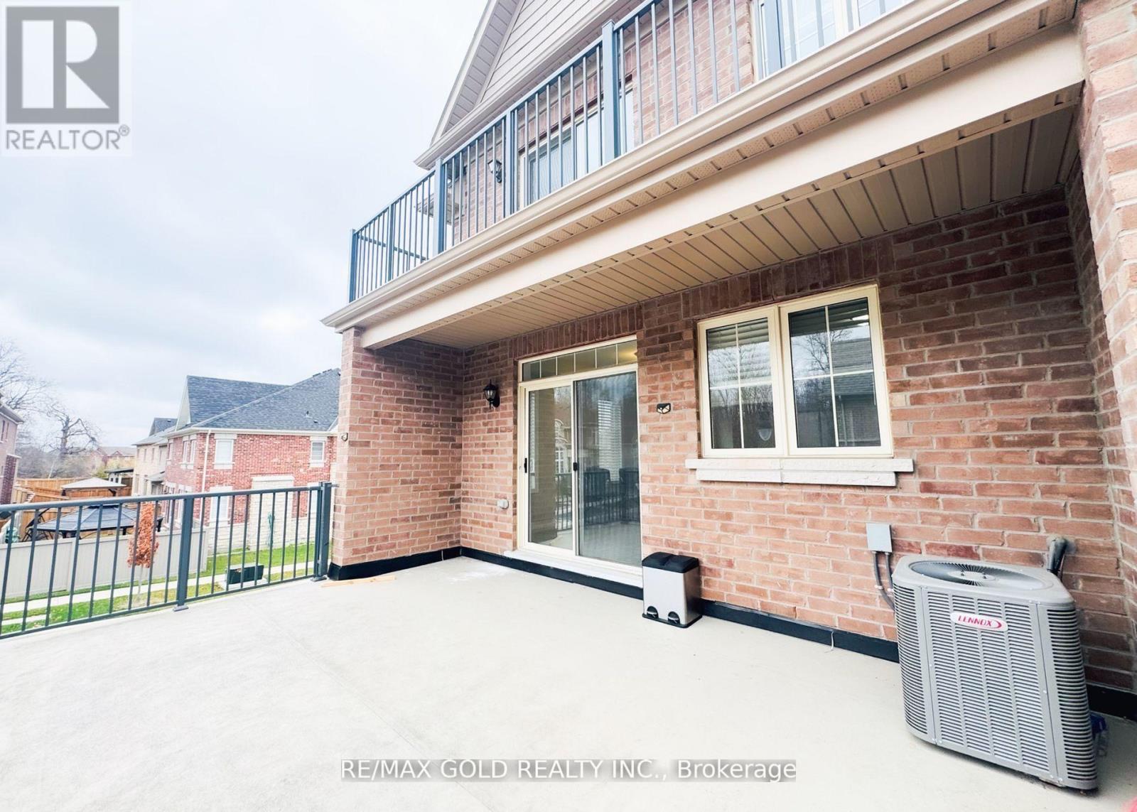 60 Remembrance Road, Brampton (Northwest Brampton), Ontario  L7A 0A7 - Photo 8 - W13528536
