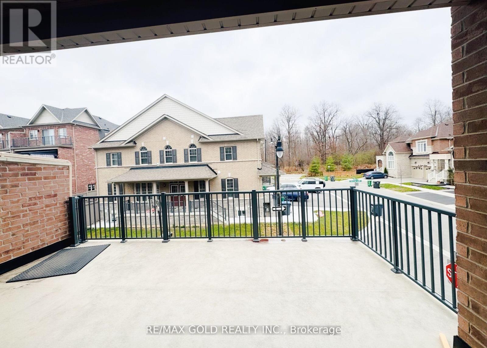 60 Remembrance Road, Brampton (Northwest Brampton), Ontario  L7A 0A7 - Photo 9 - W13528536