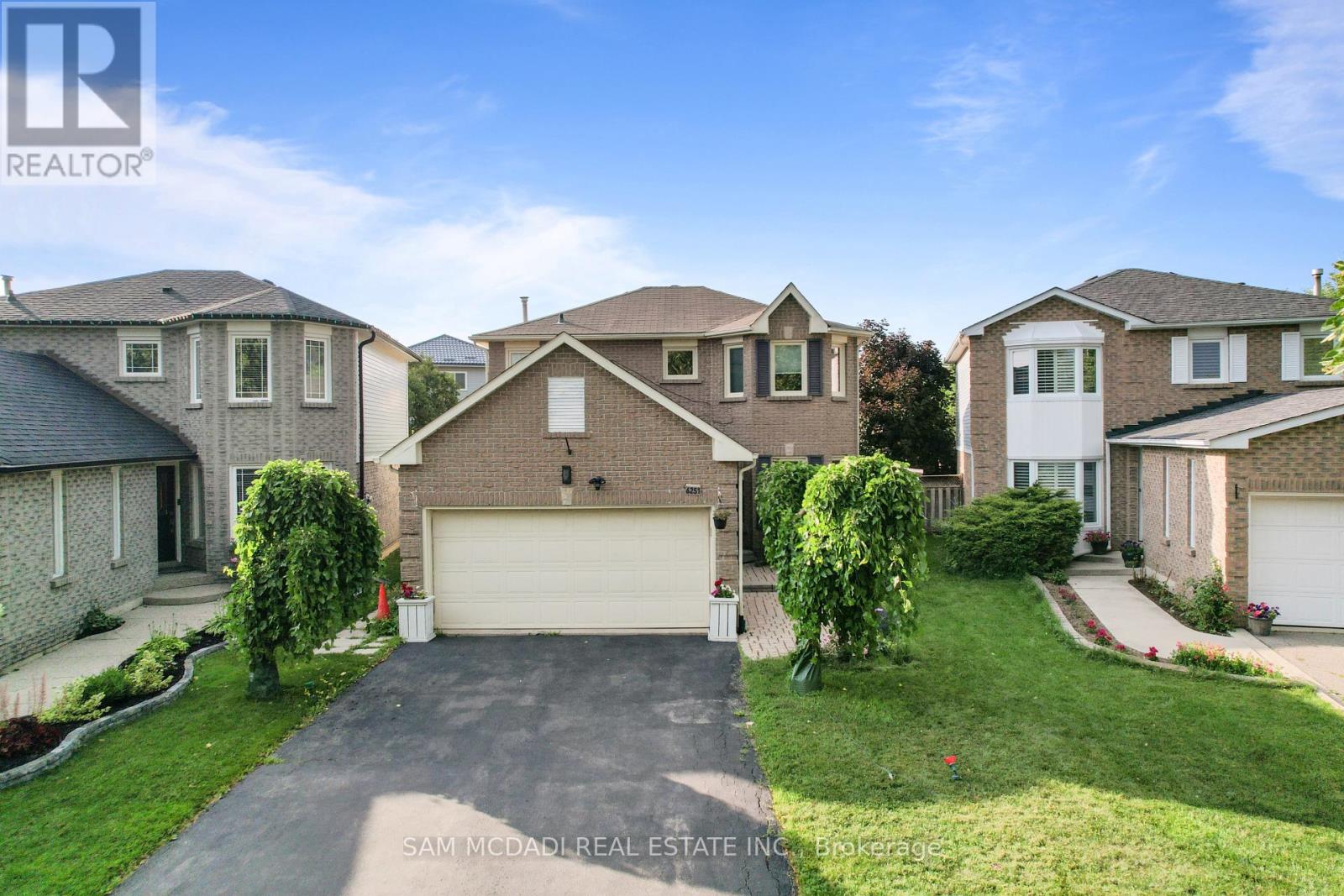 6251 Saltmarsh Court, Mississauga, Ontario  L5N 5V9 - Photo 2 - W13528662