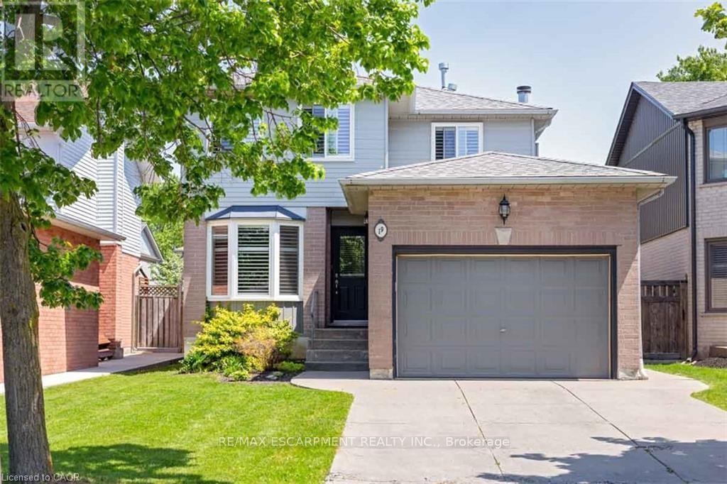 19 BEACHGROVE CRESCENT