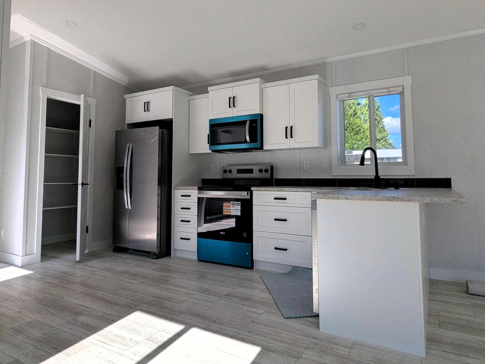 104 8220 KING GEORGE BOULEVARD — photo 11