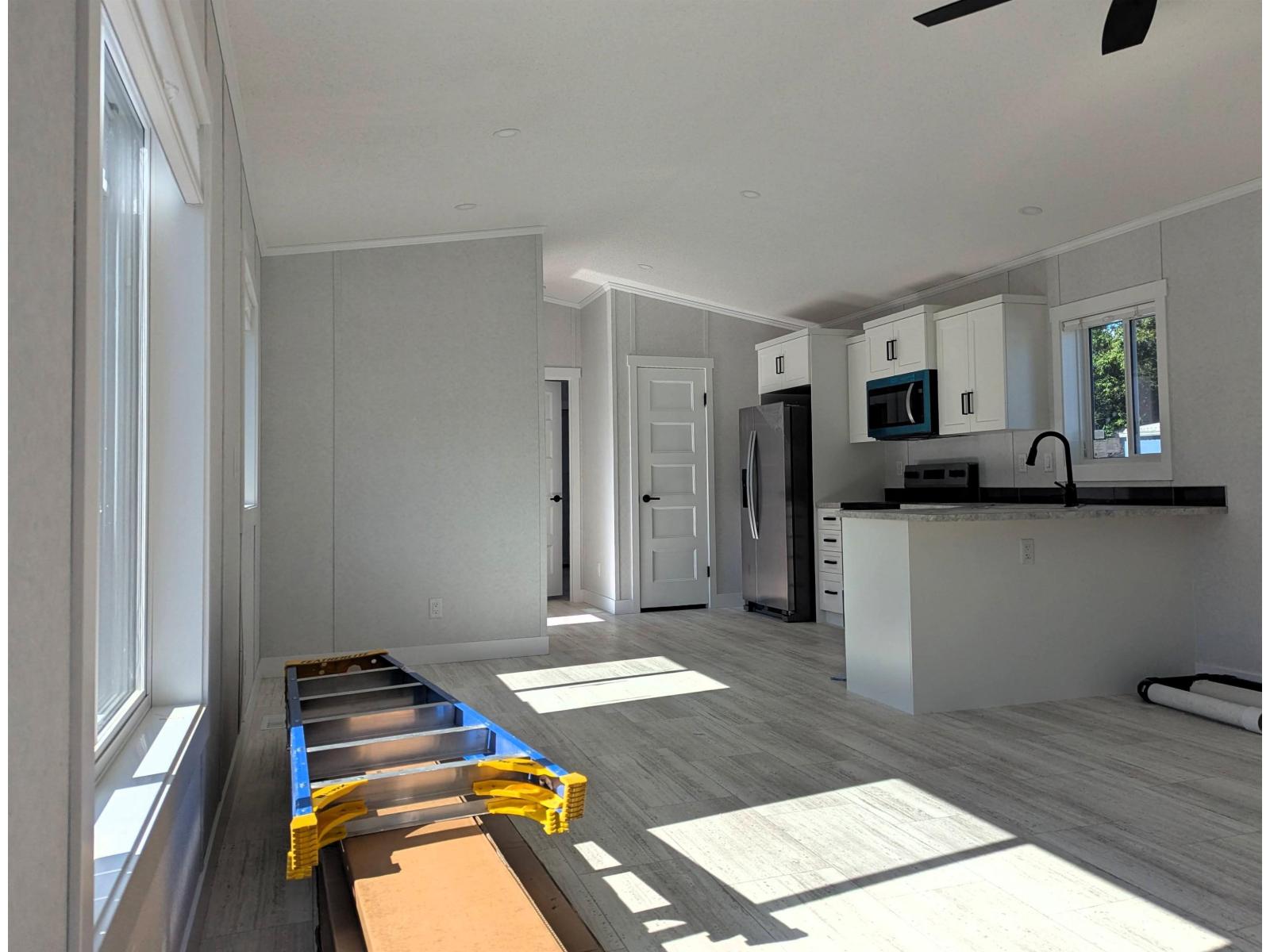 104 8220 KING GEORGE BOULEVARD — photo 8