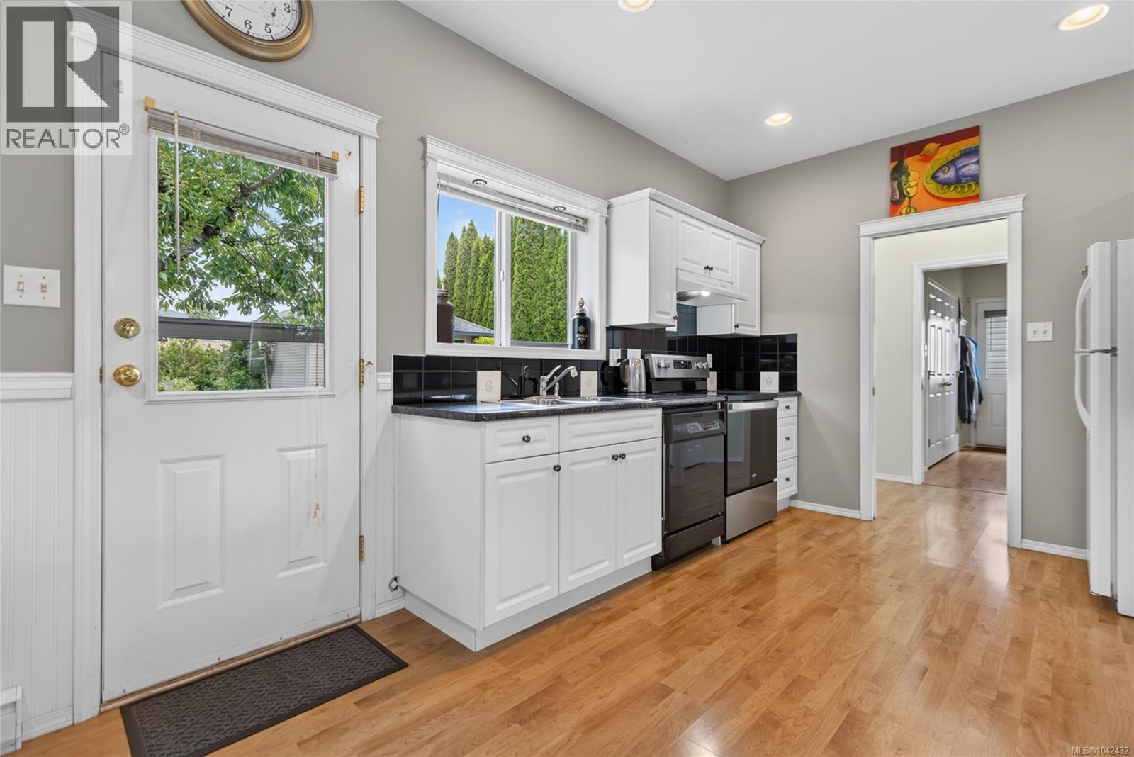 3377 Primrose St, Cumberland, British Columbia  V0R 1S0 - Photo 22 - 1042432