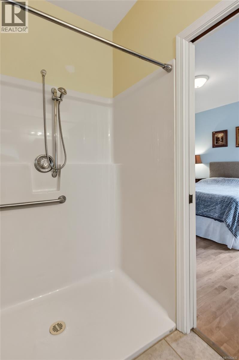 3377 Primrose St, Cumberland, British Columbia  V0R 1S0 - Photo 36 - 1042432