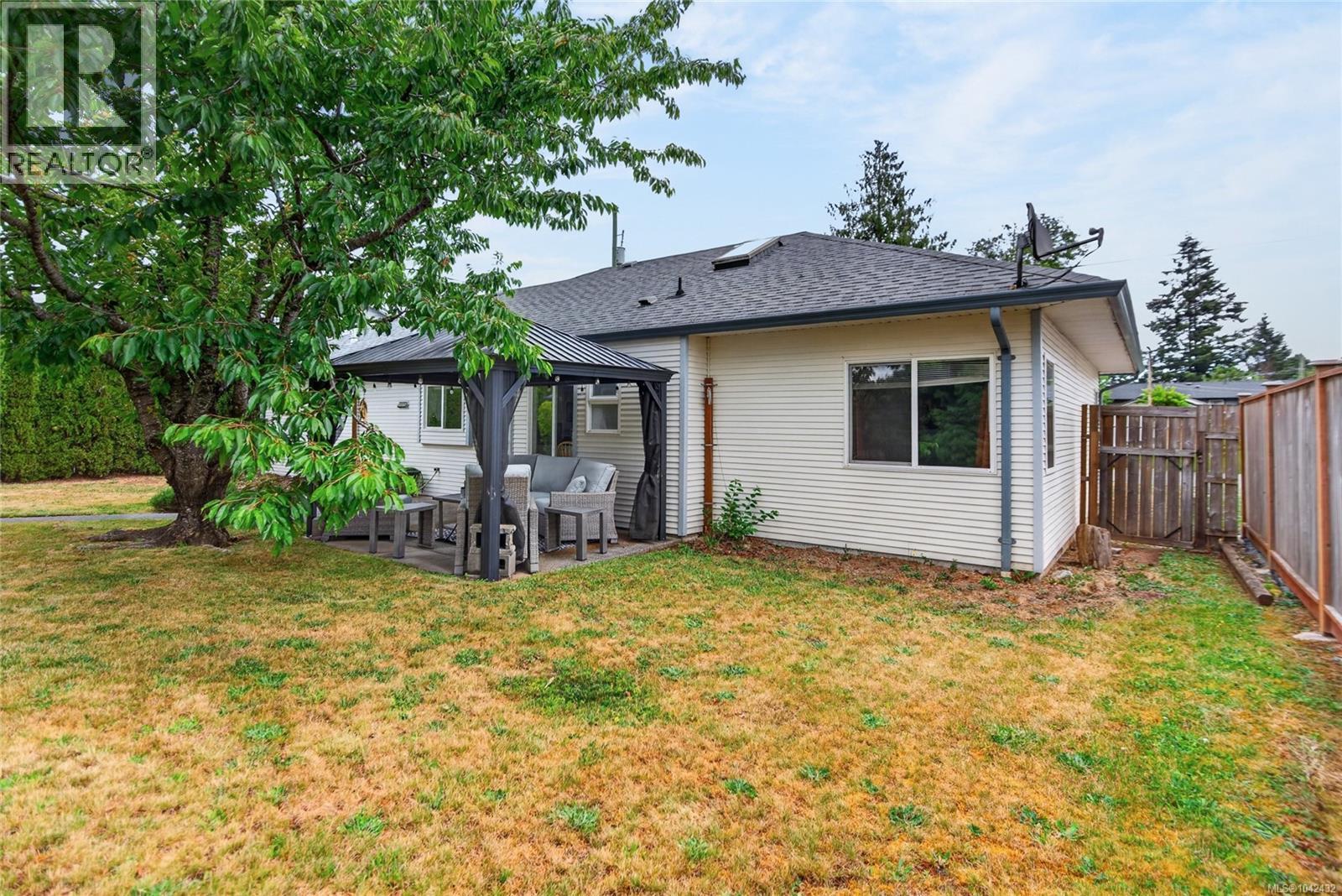 3377 Primrose St, Cumberland, British Columbia  V0R 1S0 - Photo 42 - 1042432