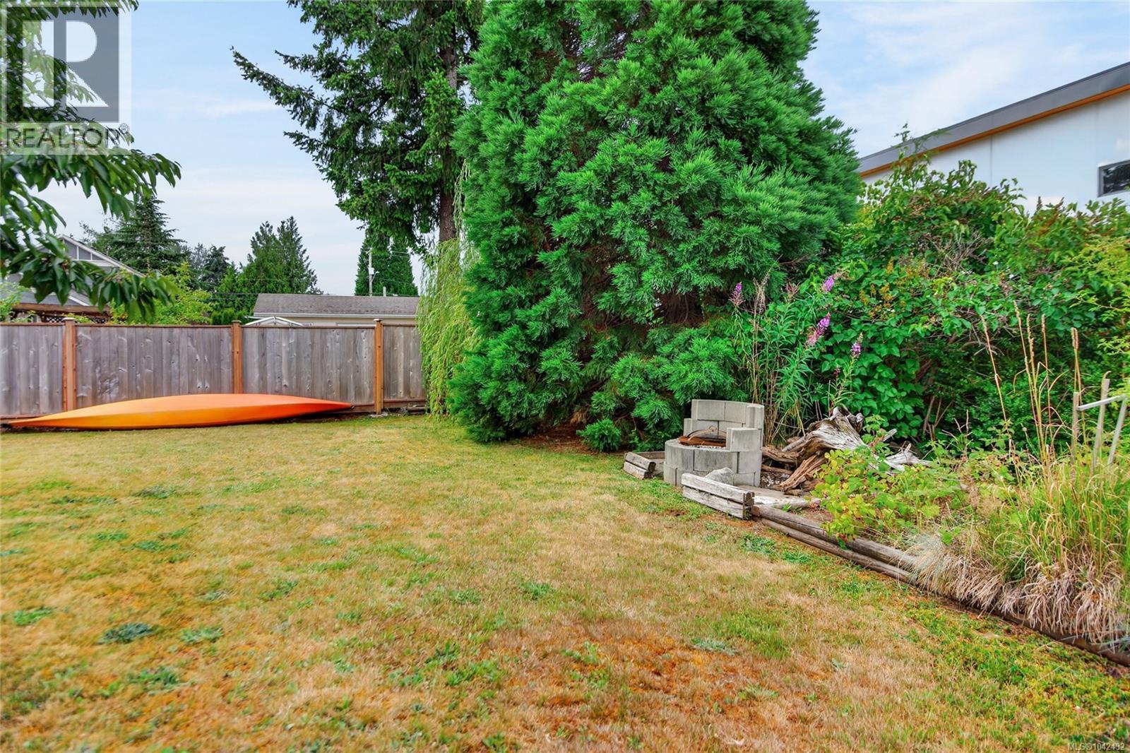 3377 Primrose St, Cumberland, British Columbia  V0R 1S0 - Photo 45 - 1042432