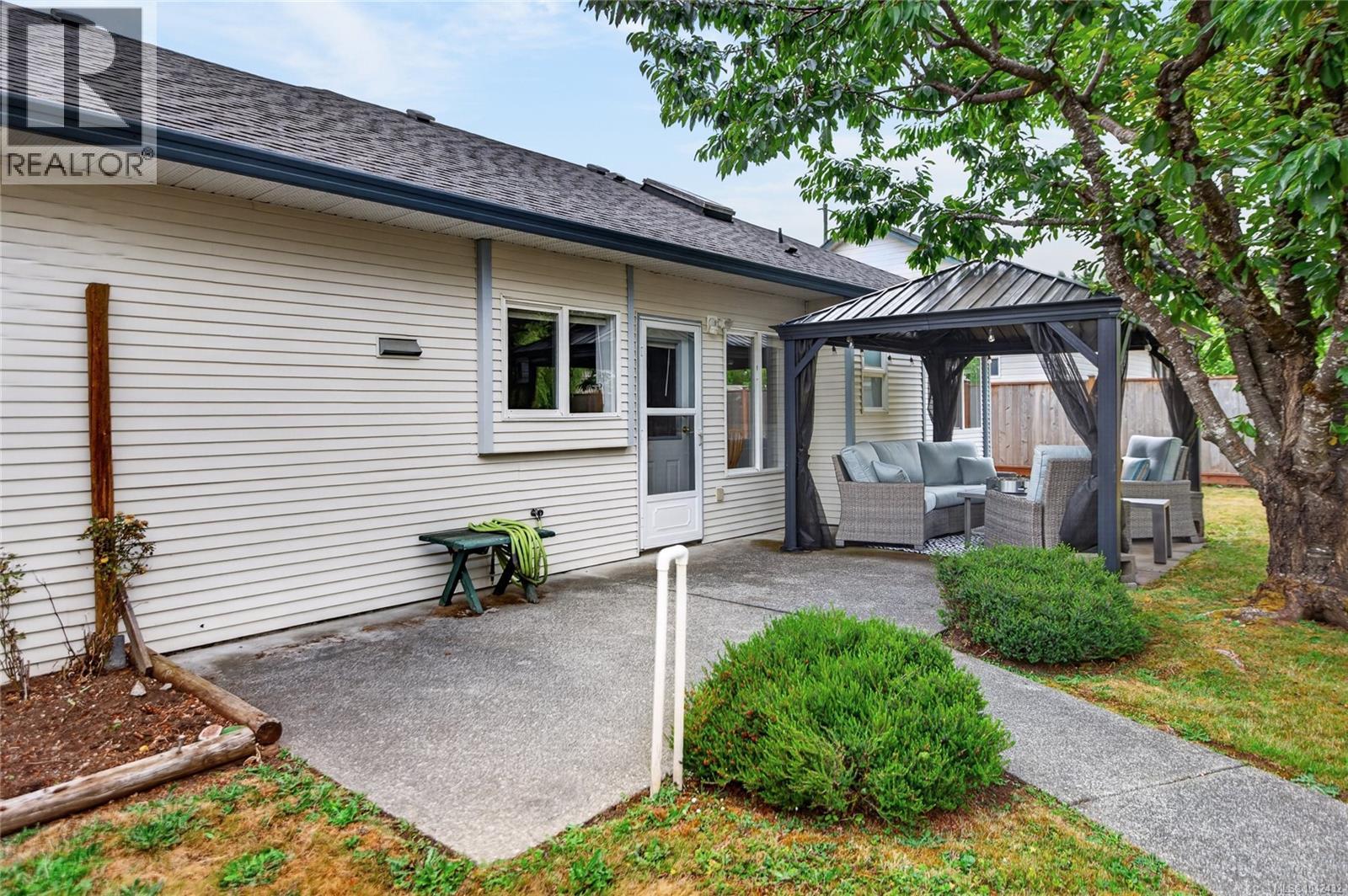 3377 Primrose St, Cumberland, British Columbia  V0R 1S0 - Photo 46 - 1042432