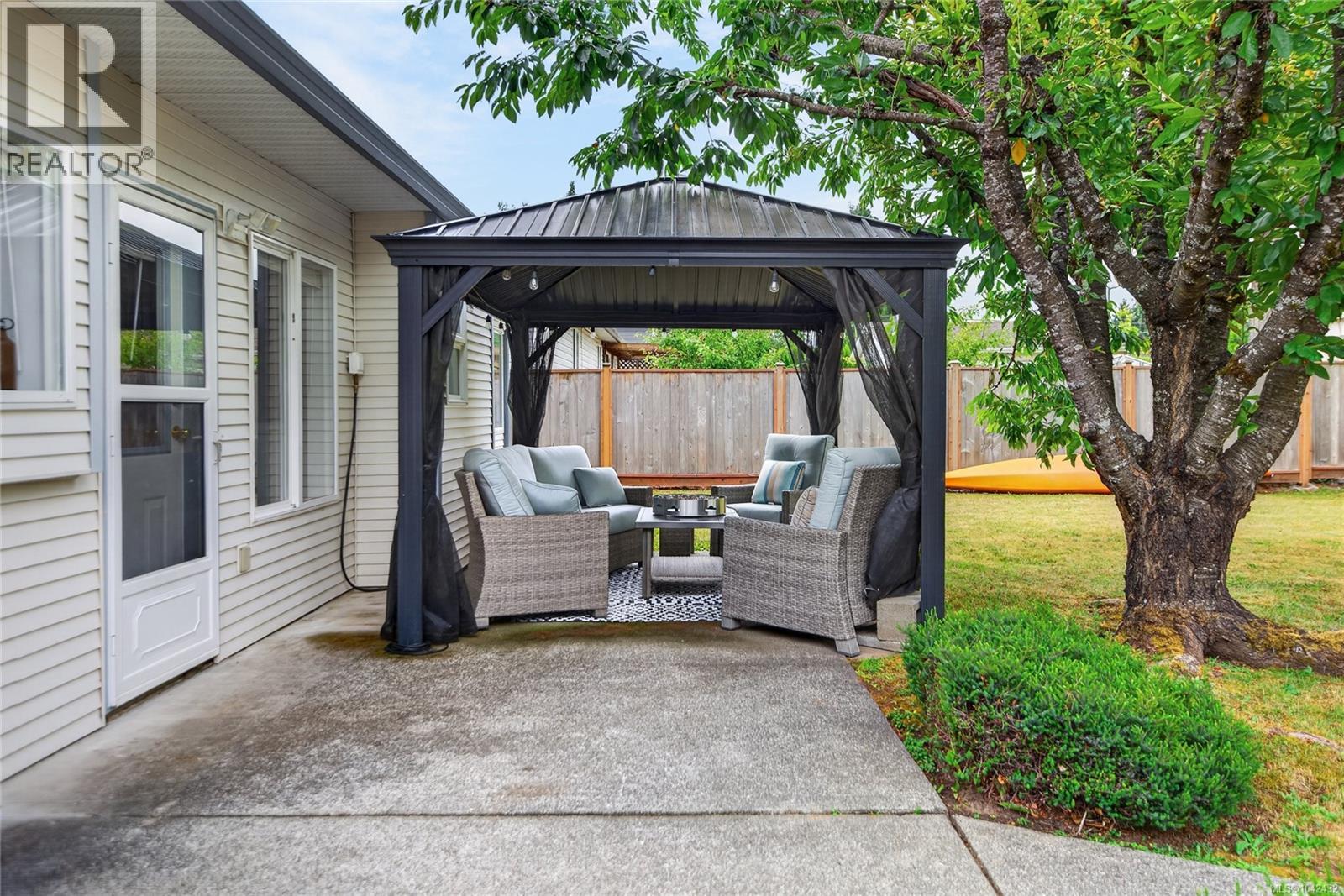 3377 Primrose St, Cumberland, British Columbia  V0R 1S0 - Photo 47 - 1042432