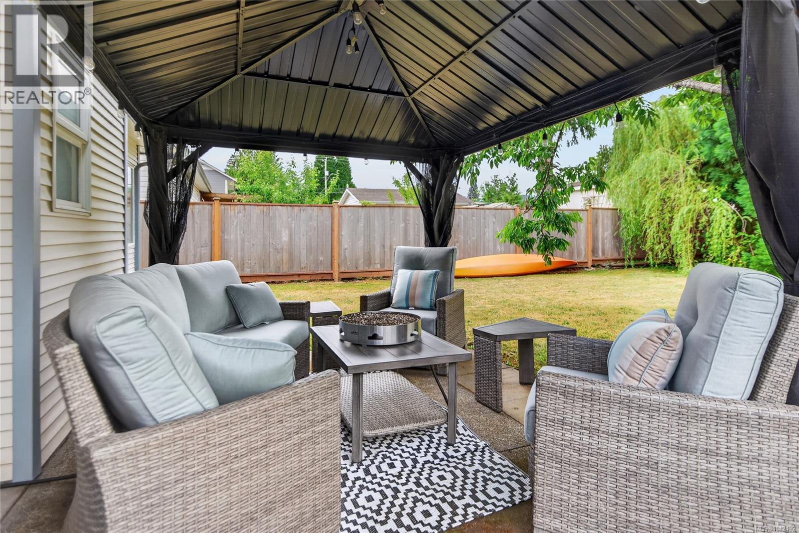 3377 Primrose St, Cumberland, British Columbia  V0R 1S0 - Photo 48 - 1042432