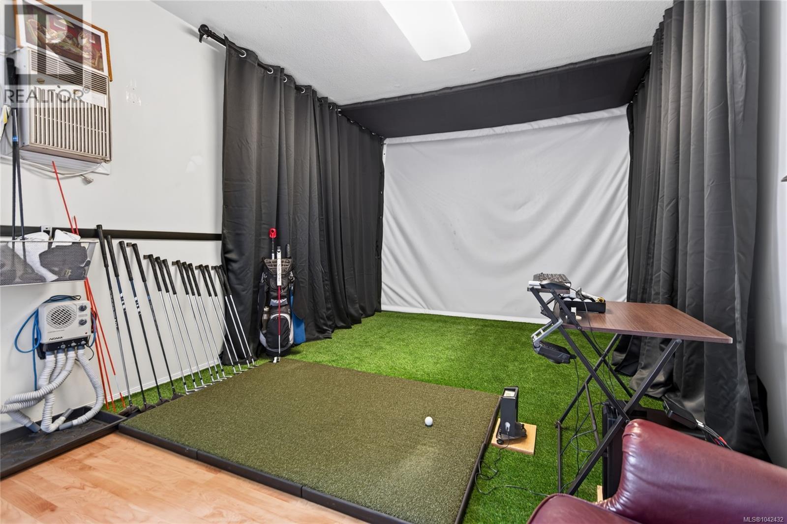 3377 Primrose St, Cumberland, British Columbia  V0R 1S0 - Photo 6 - 1042432