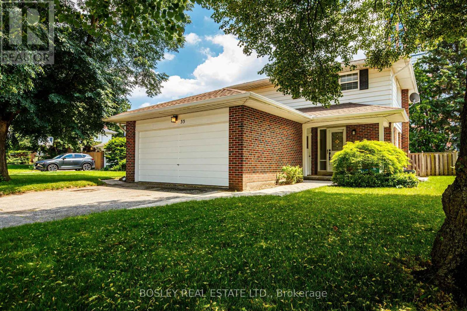 33 FORESTBROOK CRESCENT, Toronto, Ontario