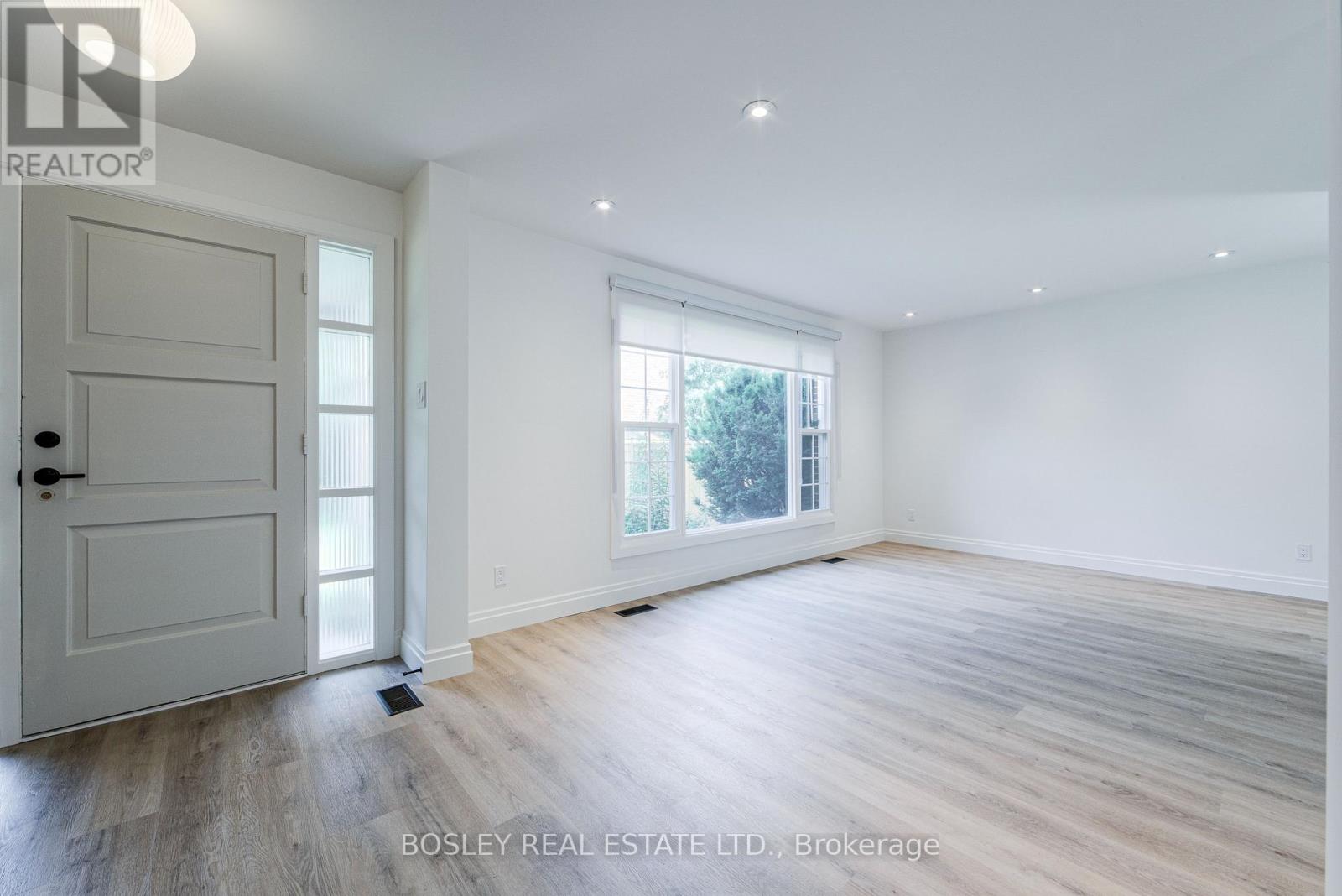 33 Forestbrook Crescent, Toronto, Ontario  M1T 1S7 - Photo 4 - E13514664