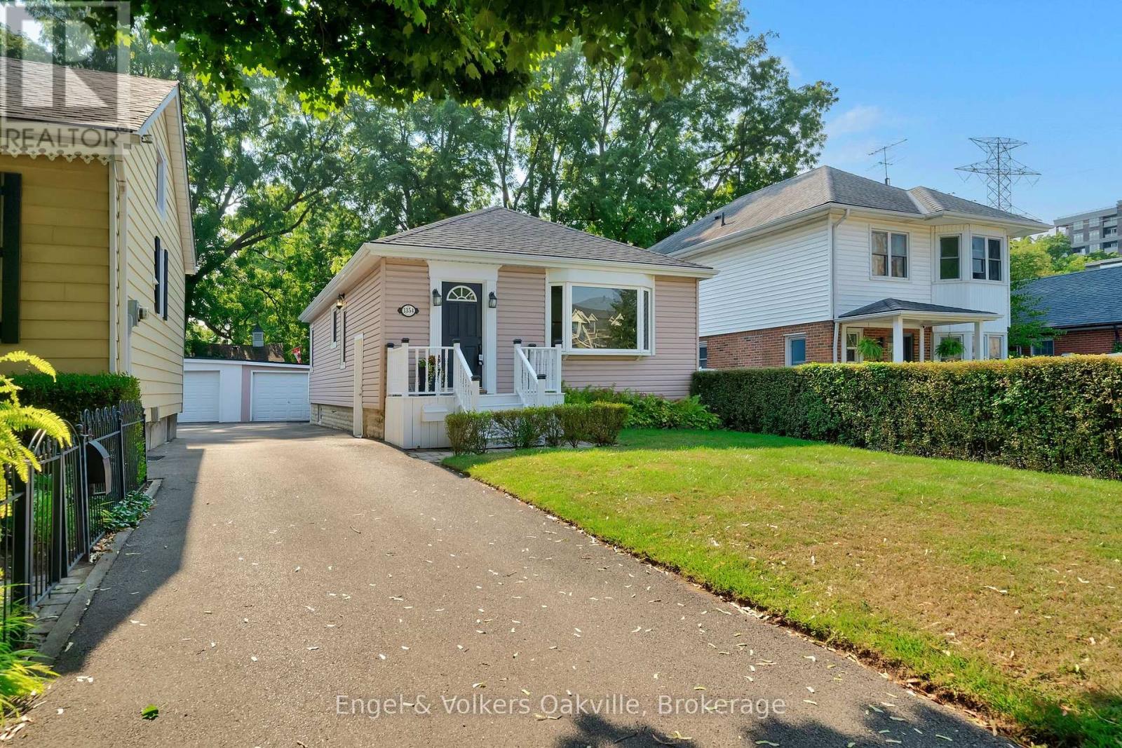 1354 ONTARIO STREET, Burlington, Ontario