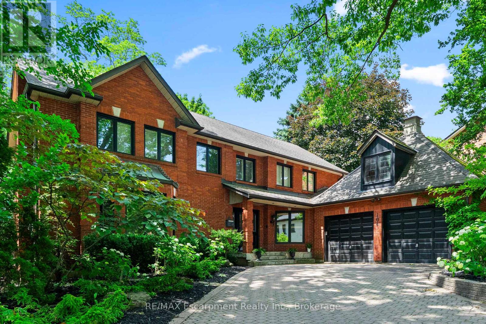 104 WHITTINGTON PLACE, Oakville, Ontario