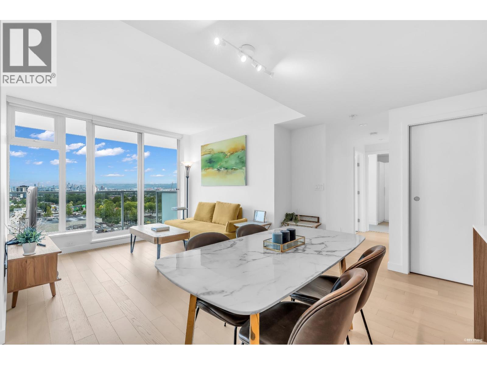 1105 4638 GLADSTONE STREET, vancouver, British Columbia