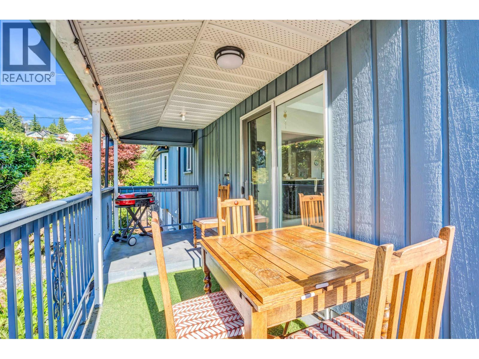 300 W BALMORAL ROAD