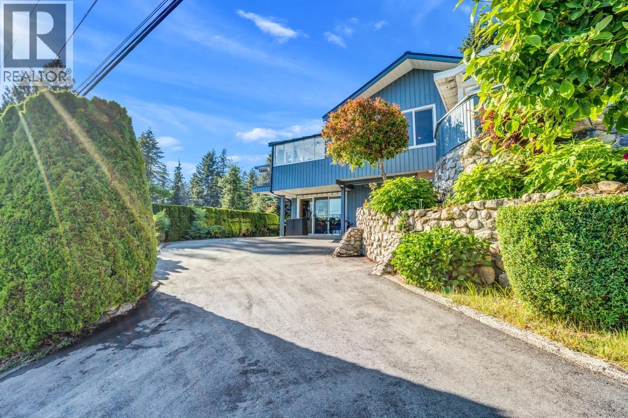 300 W BALMORAL ROAD