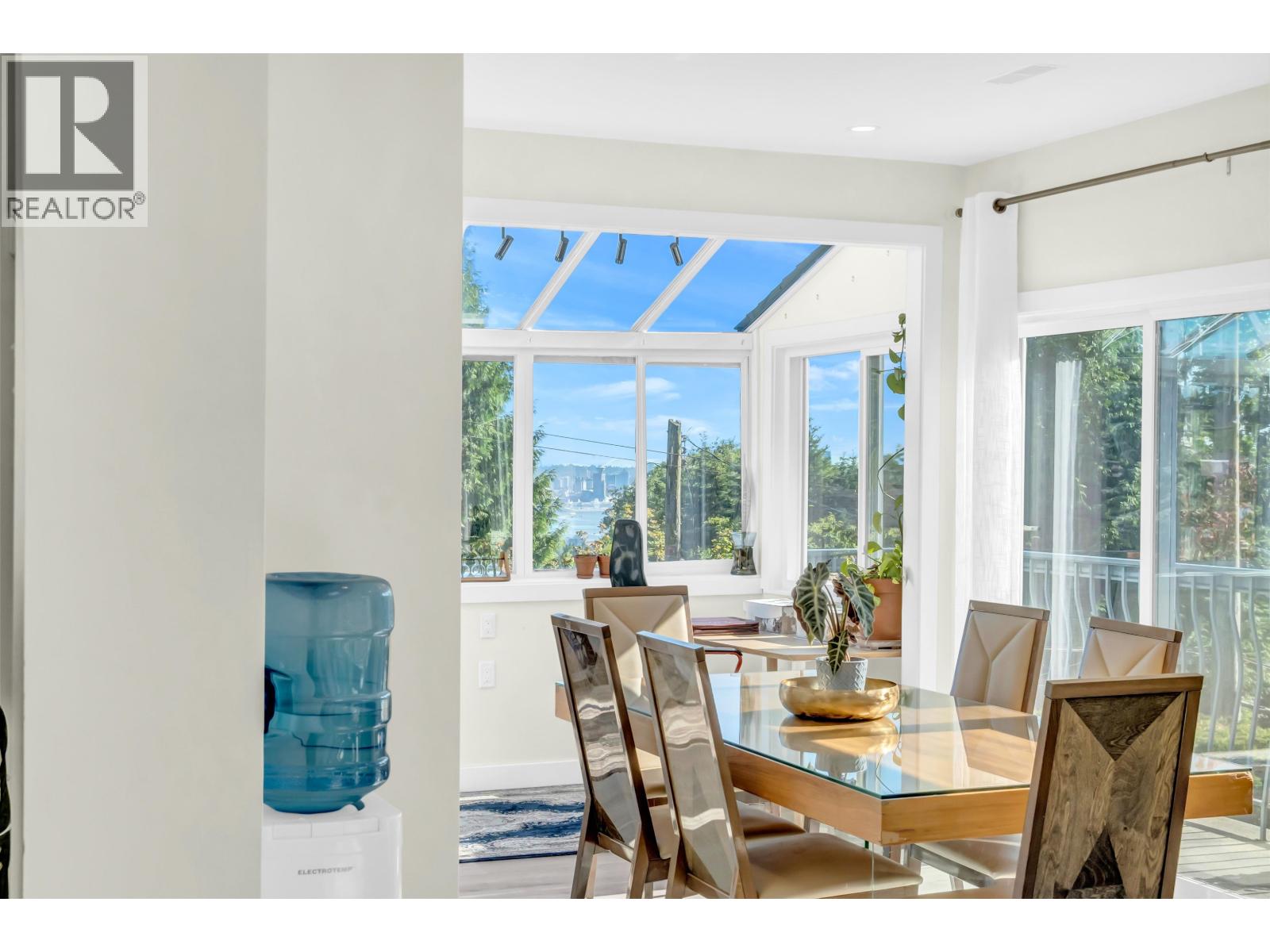 300 W BALMORAL ROAD