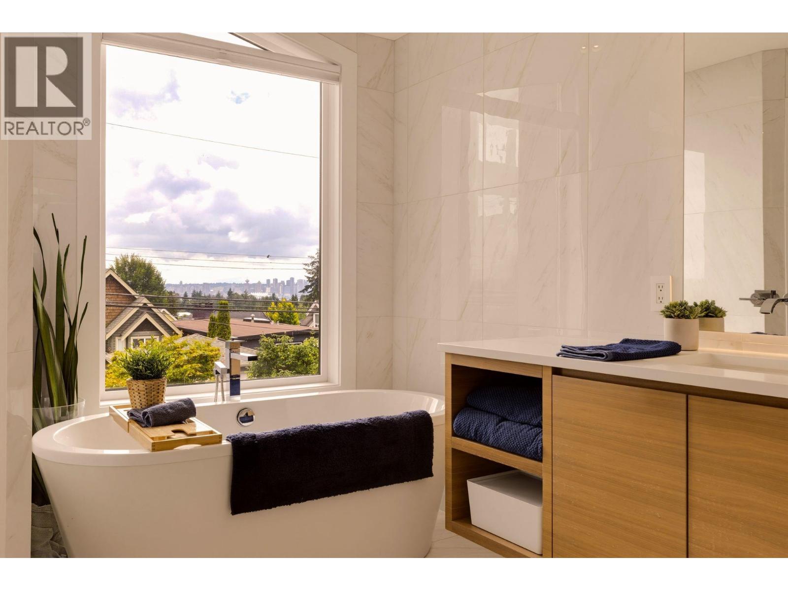 351 W 28th Street, North Vancouver, British Columbia  V7N 2J2 - Photo 17 - R3143015