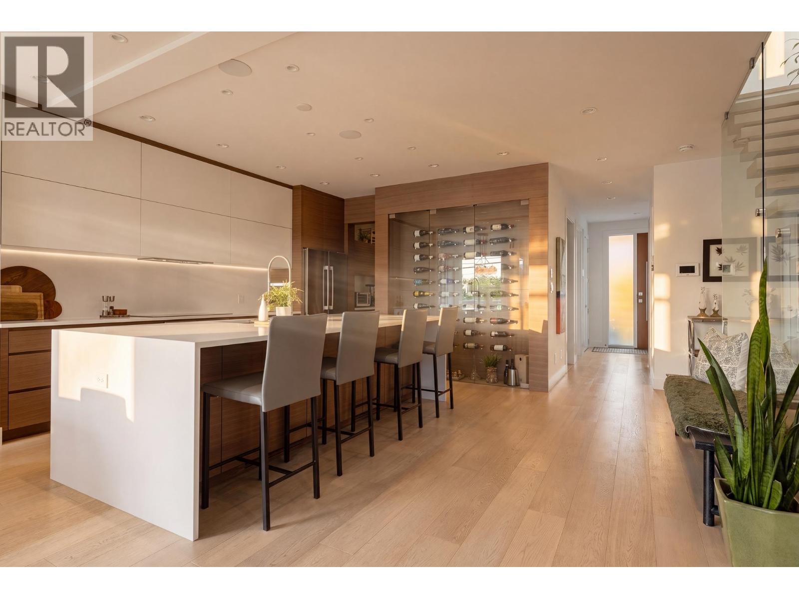 351 W 28th Street, North Vancouver, British Columbia  V7N 2J2 - Photo 8 - R3143015