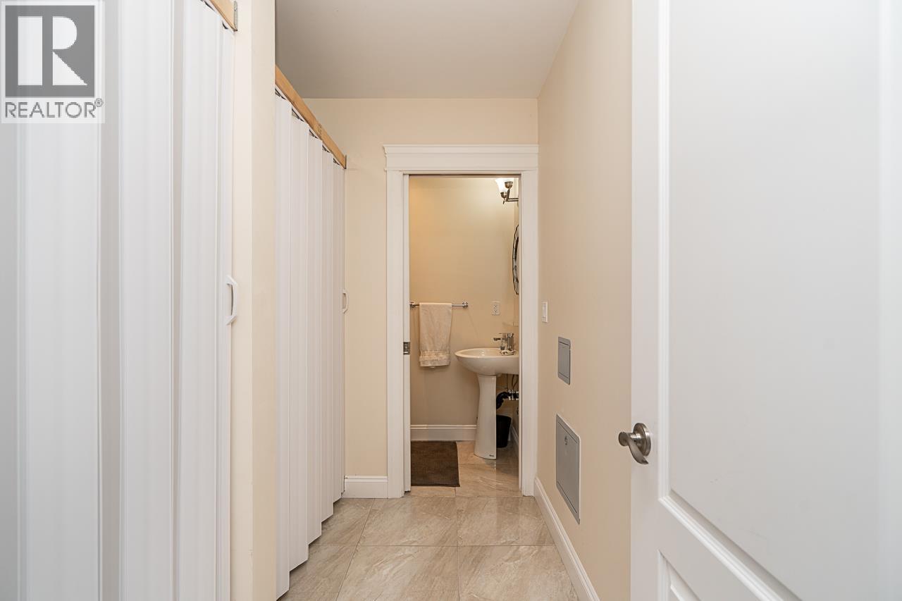 836 Sprice Avenue, Coquitlam, British Columbia  V3J 2P1 - Photo 28 - R3143022