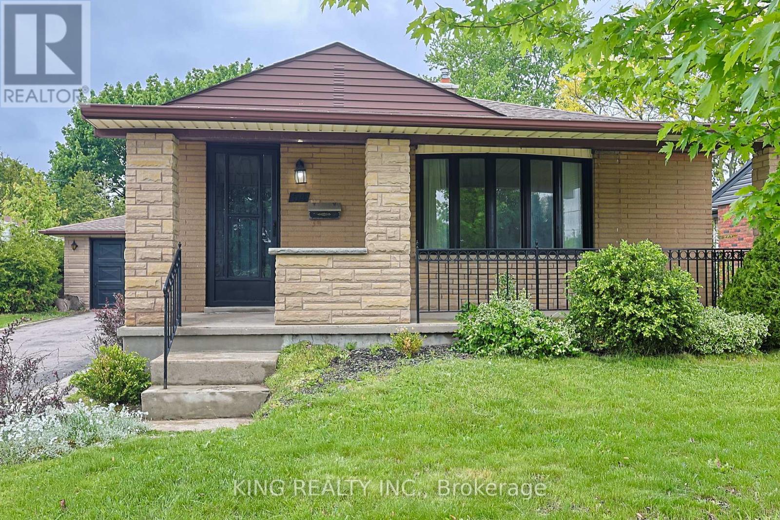 54 Tweedsmuir Avenue, London East, Ontario  N5W 1K7 - Photo 2 - X13452726