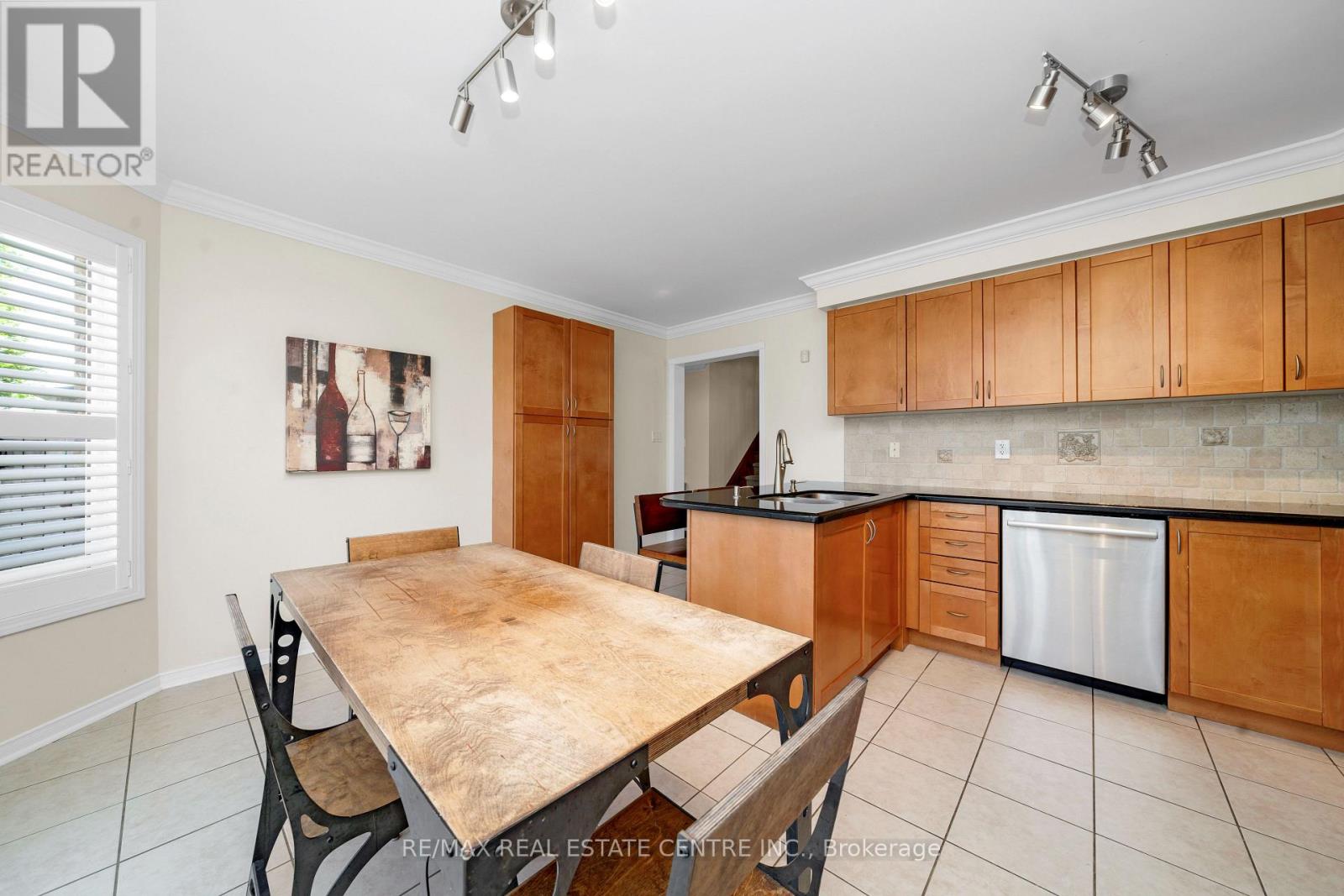 27 Milfoil Street, Halton Hills, Ontario  L7G 6M5 - Photo 7 - W13488120