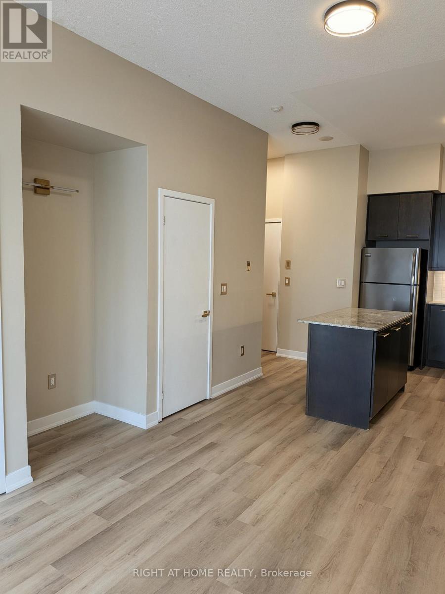 3207 - 360 Square One Drive, Mississauga, Ontario  L5B 0G7 - Photo 4 - W13518786