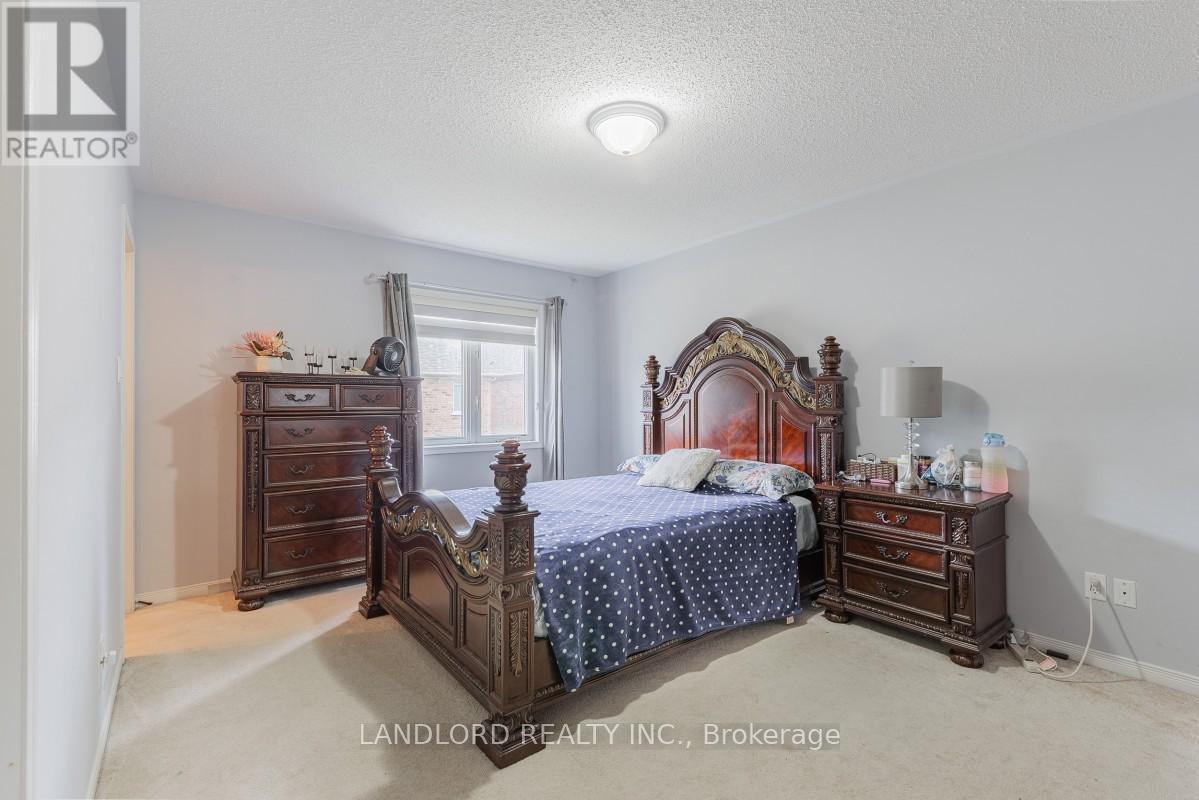 13 Utopia Way, Brampton, Ontario  L6P 4A6 - Photo 17 - W13528050